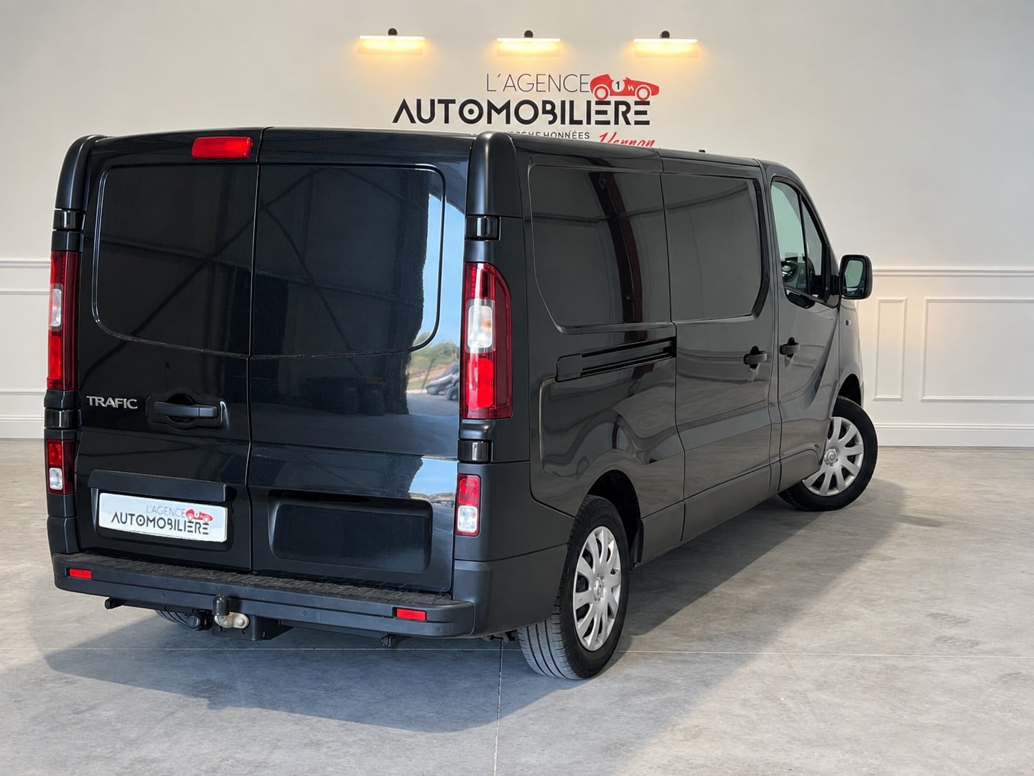 Renault Trafic III FOURGON TOLE GRAND CONFORT L2H1 1300 ENERGY DCI 125 + ATTELAGE — 2