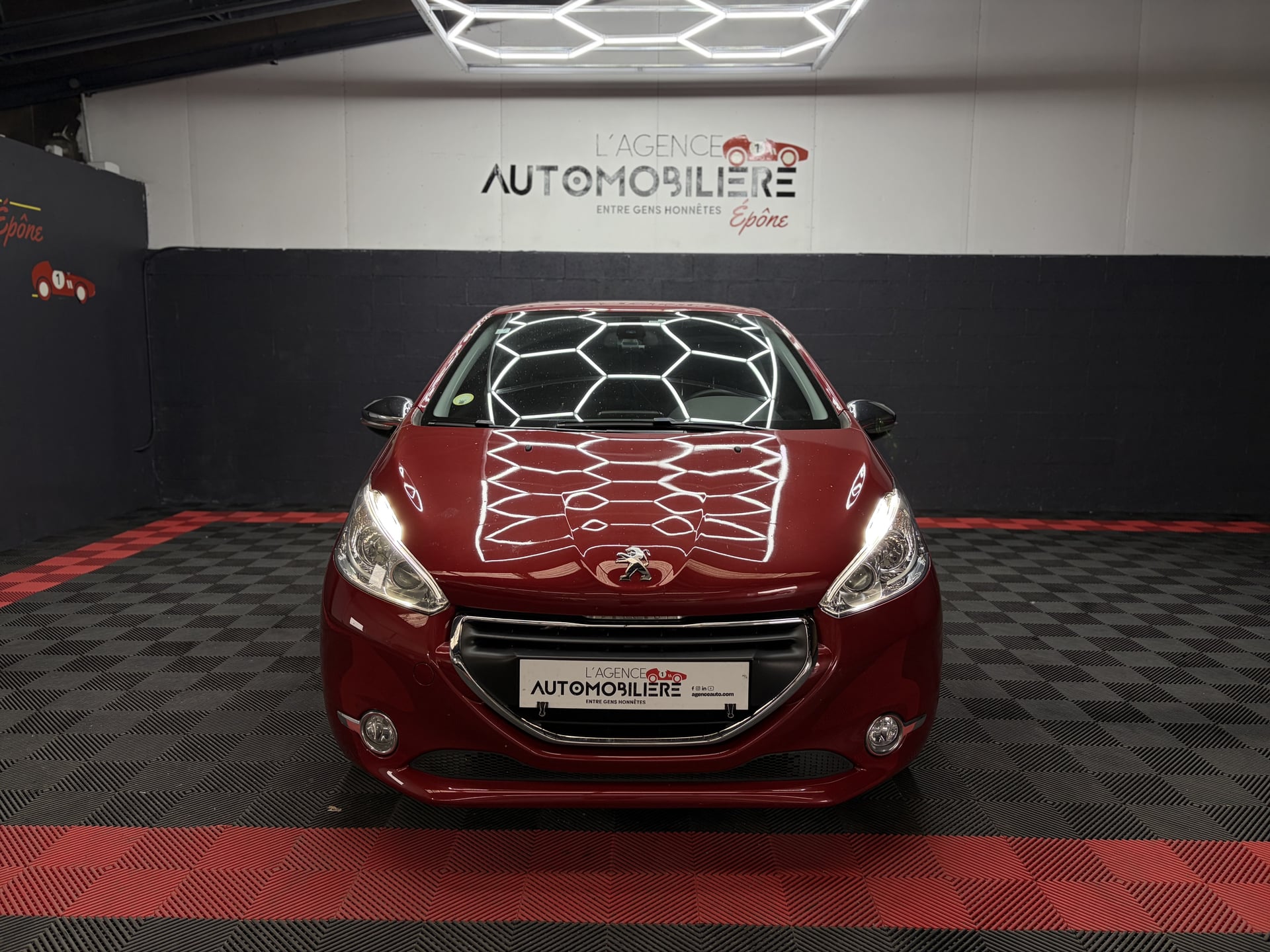 Peugeot 208 1.6 E-HDI 150 ALLURE — 2