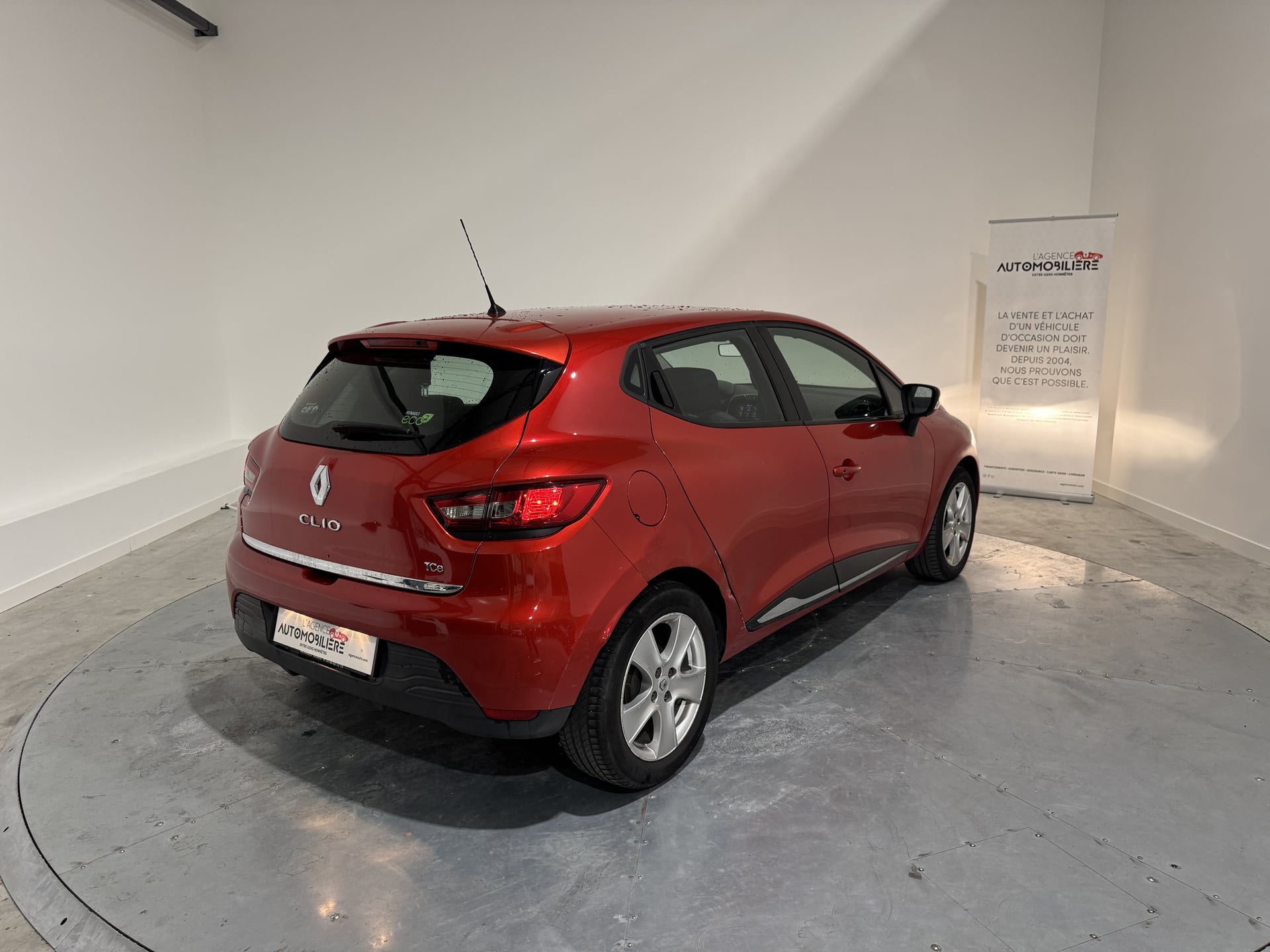 Renault Clio IV 0.9 TCe 90 Energy Eco2 Dynamique — 2