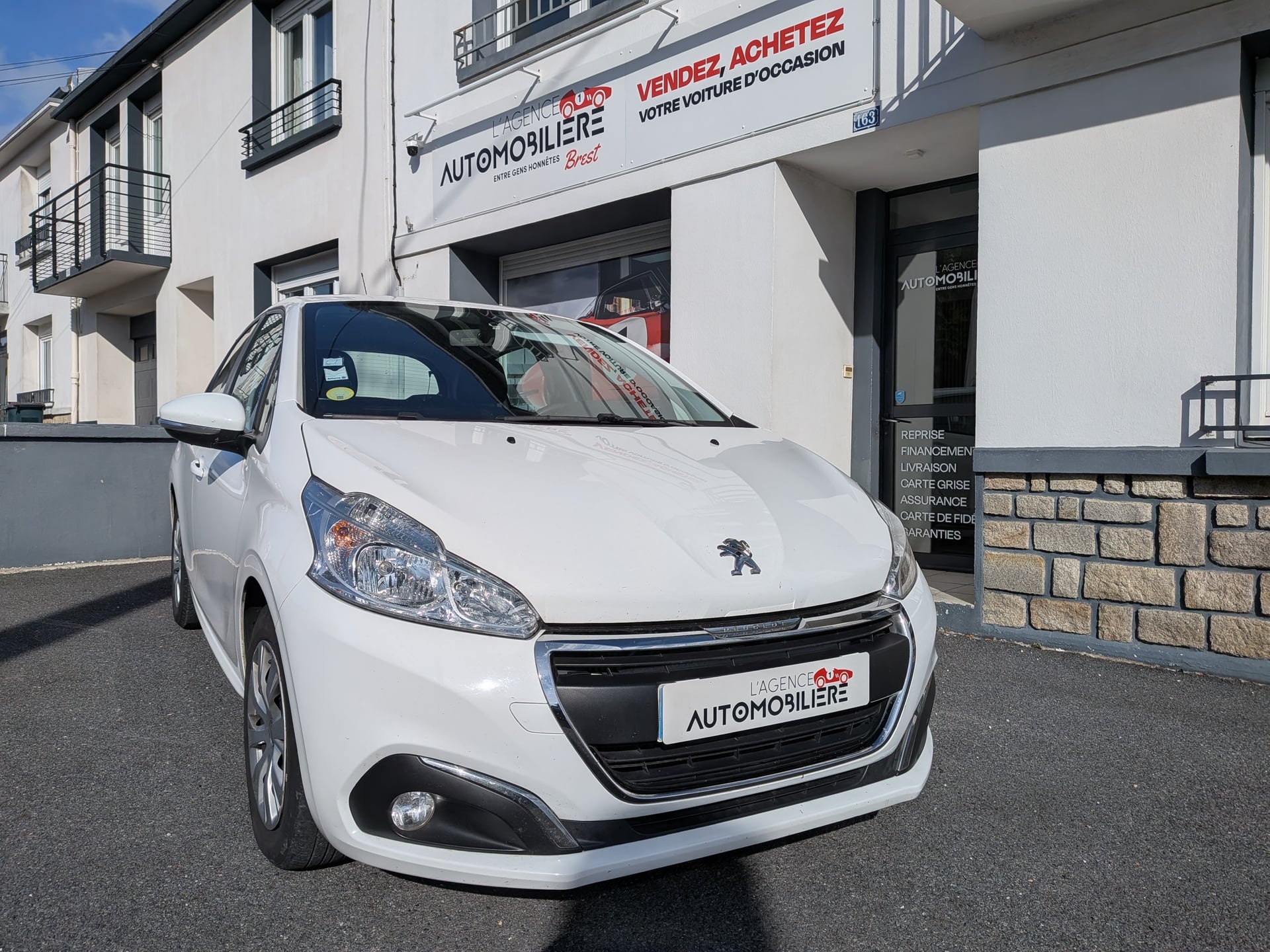 Peugeot 208 1.5 BLUEHDI 100 ch ALLURE BUISINESS S&S