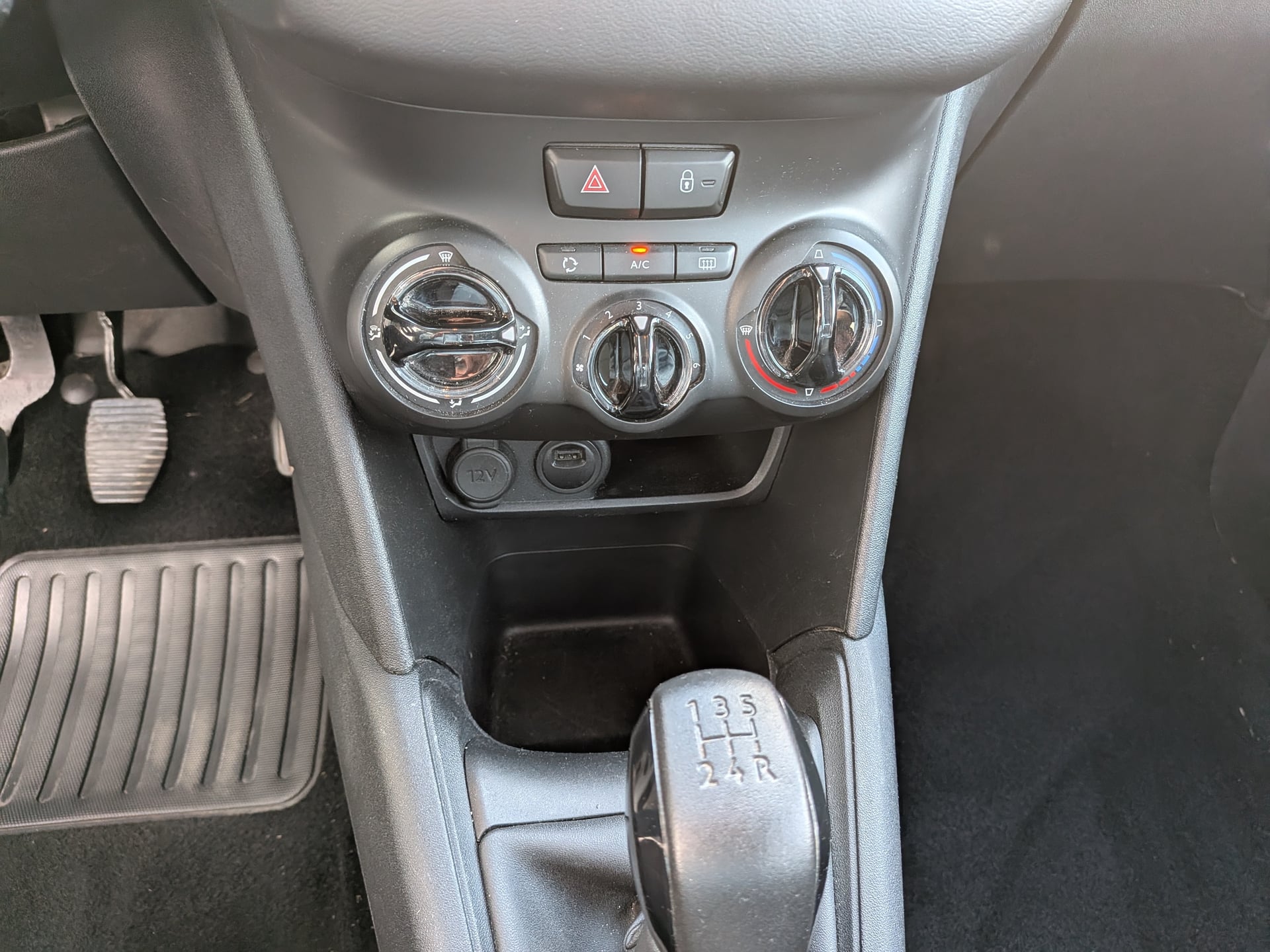Peugeot 208 1.5 BLUEHDI 100 ch ALLURE BUISINESS S&S — 20