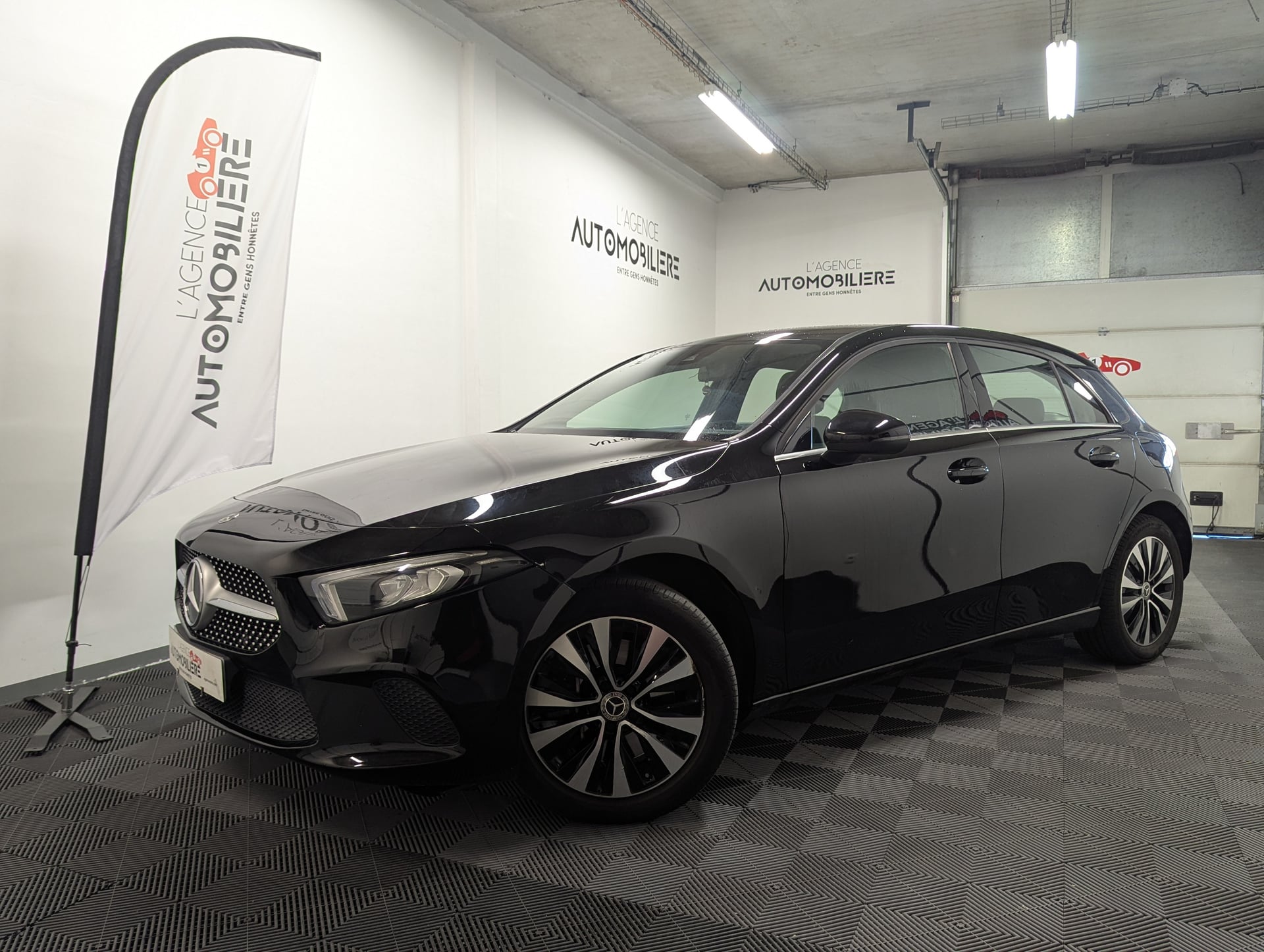 Mercedes-Benz Classe A IV A250 E ACTIVE LINE 8G-DCT