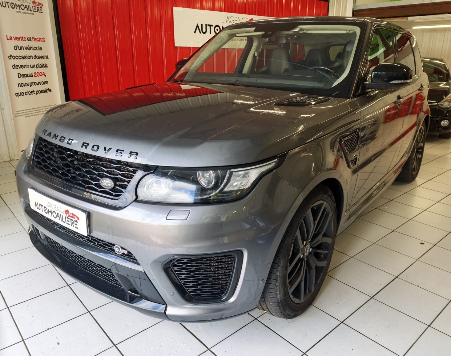 Land Rover Range Rover Sport RANGE ROVER SPORT SVR 550CV TOIT PANORAMIQUE SOFT CLOSE SIEGES CHAUFFANTS