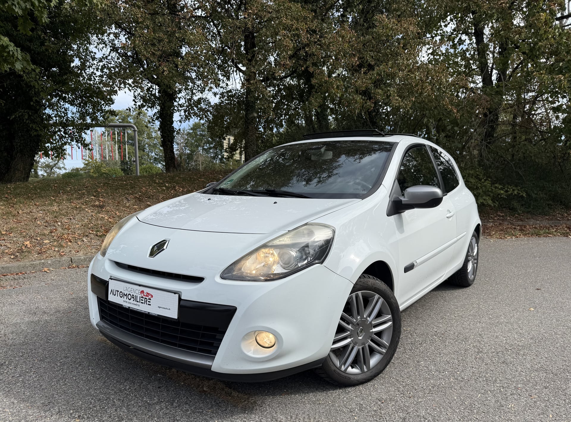 Renault Clio 1.6 essence 110ch Boîte automatique -113.000km- Full options