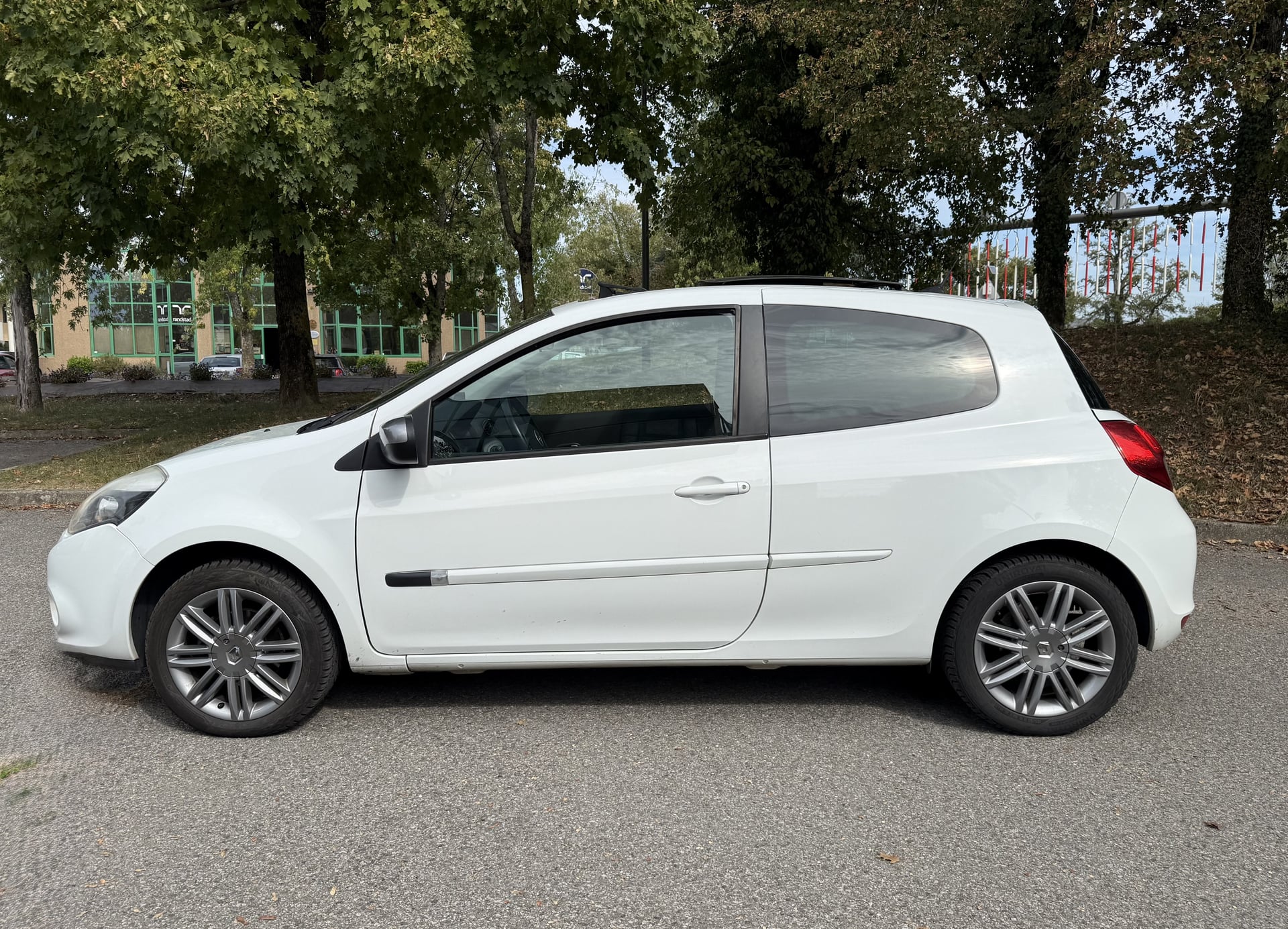 Renault Clio 1.6 essence 110ch Boîte automatique -113.000km- Full options — 2