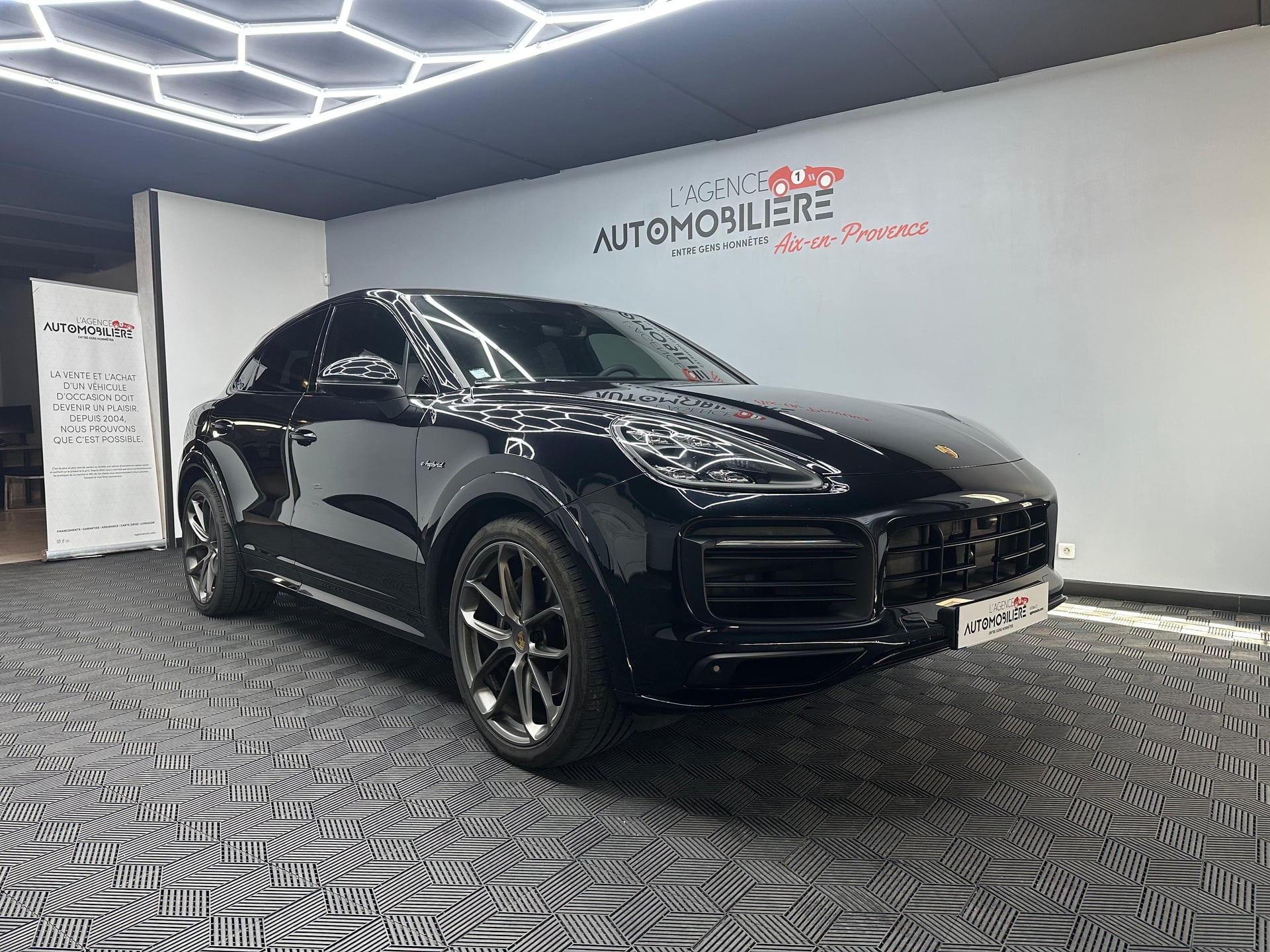 Porsche Cayenne S COUPÉ 3.0 E-HYBRID AWD 462 Ch - PACK CHRONO - SUIVI PORSCHE