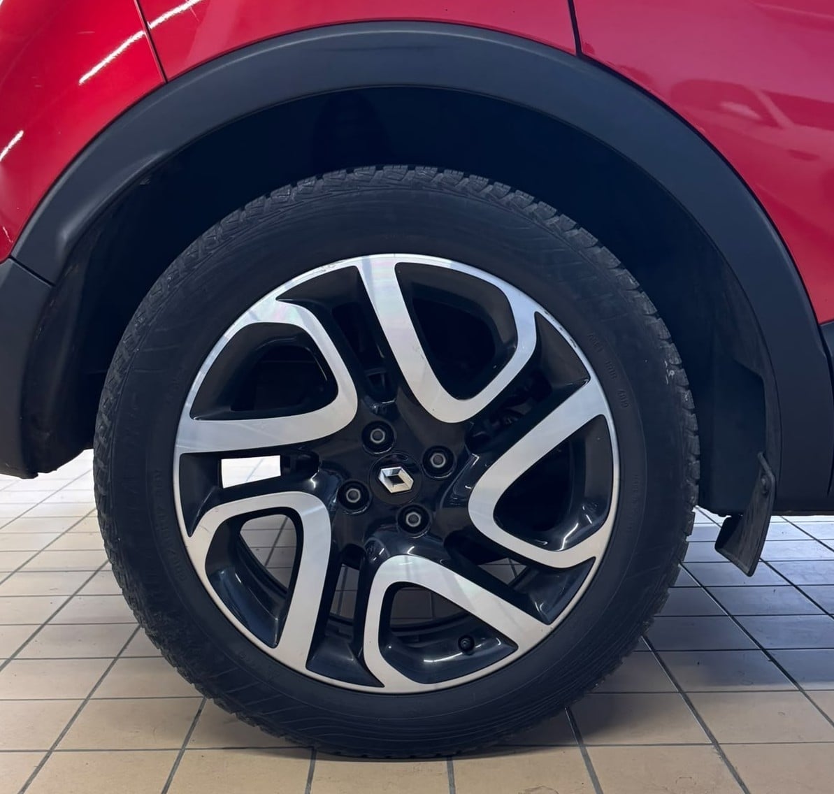 Renault Captur 0.9 TCe 90ch Stop&Start engy Helly Hansen eco² 5cv — 26