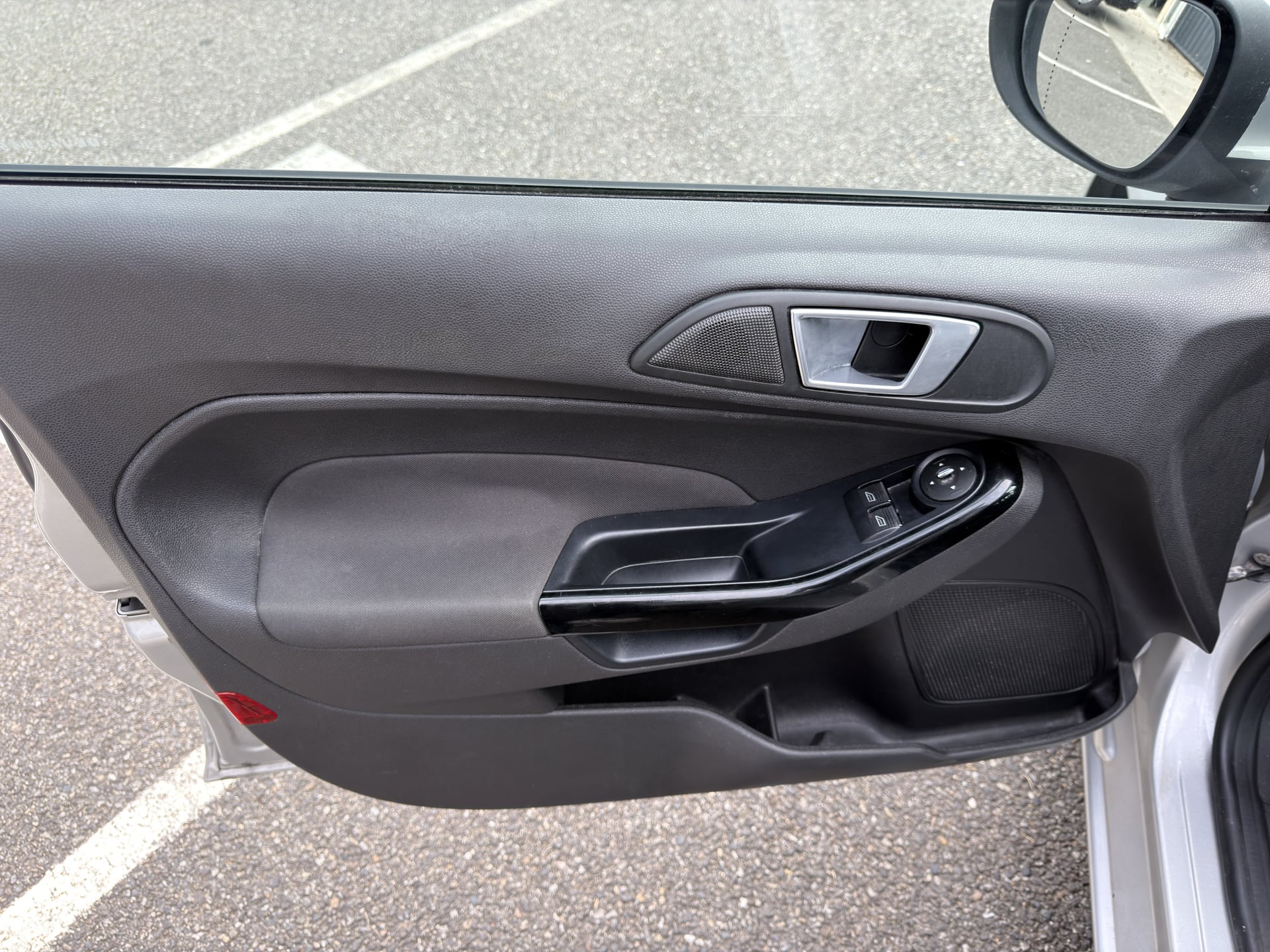 Ford Fiesta 1.0L T 100CH TITANIUM SE - 4 PNEUS NEUFS — 21