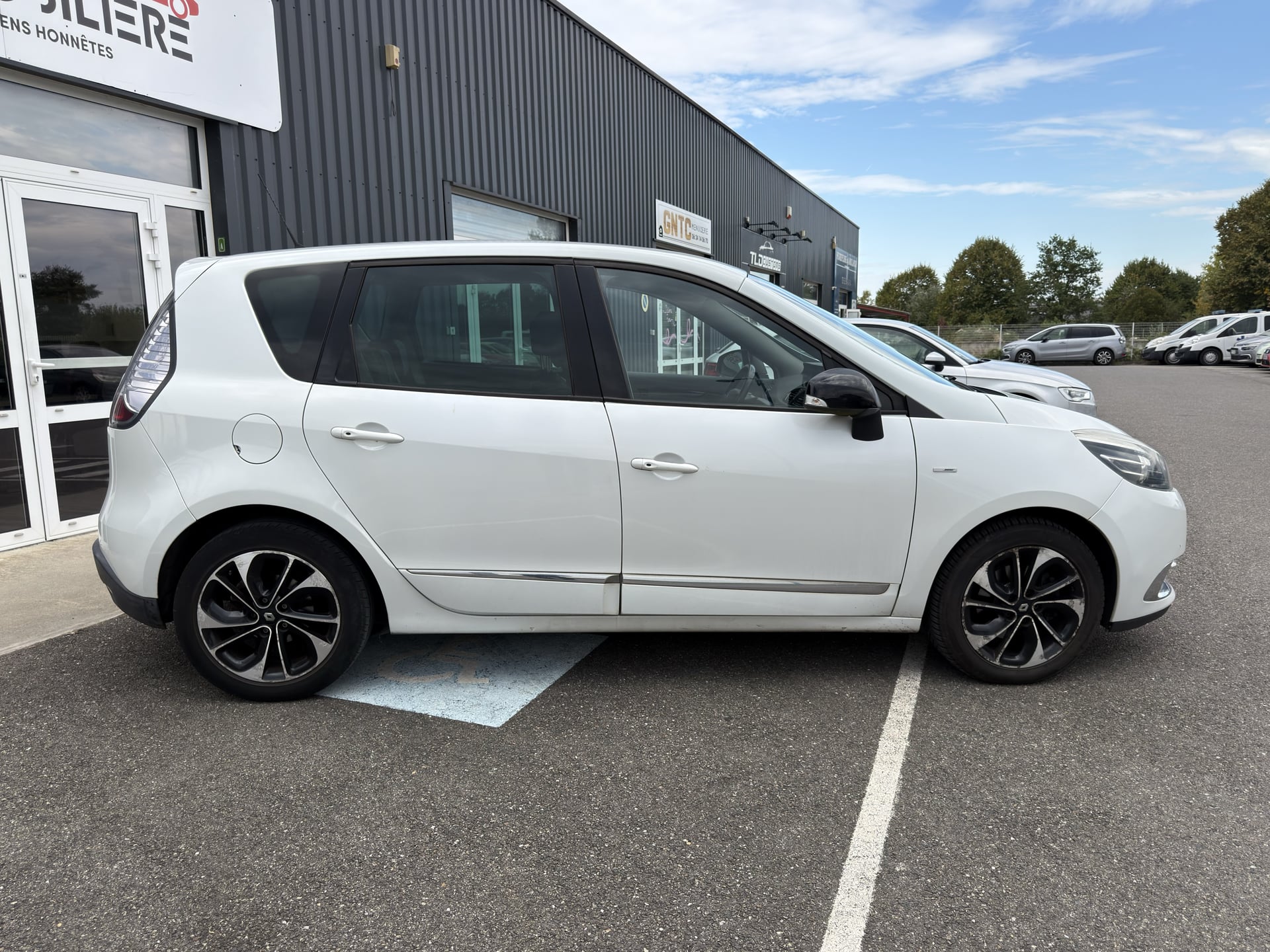 Renault Renault Scenic 3 1,6L DCI 130CH ÉDITION BOSE - ATTELAGE — 2