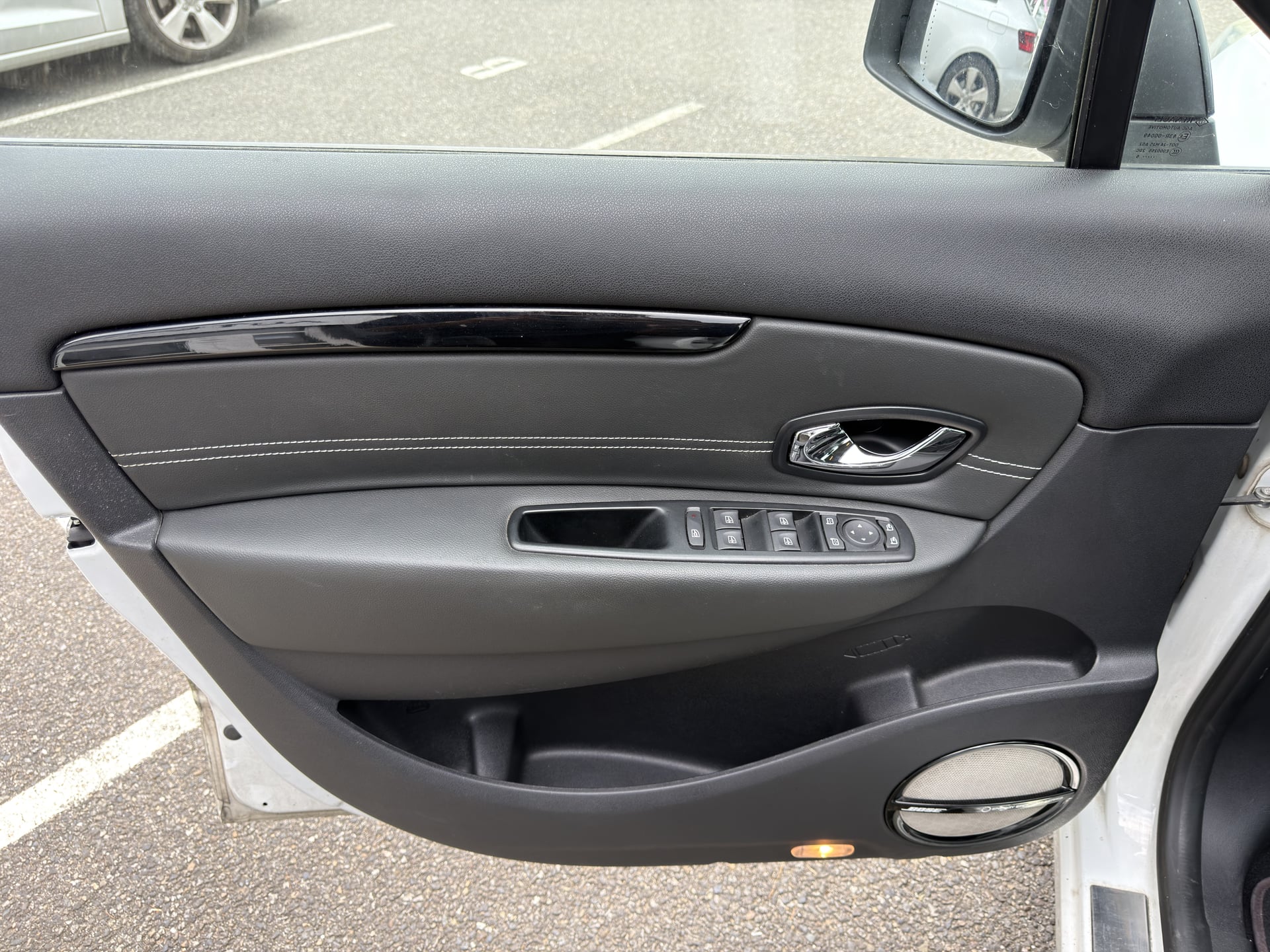 Renault Renault Scenic 3 1,6L DCI 130CH ÉDITION BOSE - ATTELAGE — 21