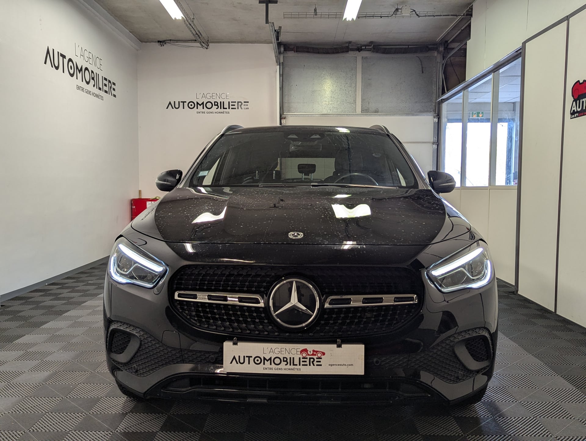 Mercedes-Benz Classe GLA 200 D Progressive Line DCT 150 CV — 2