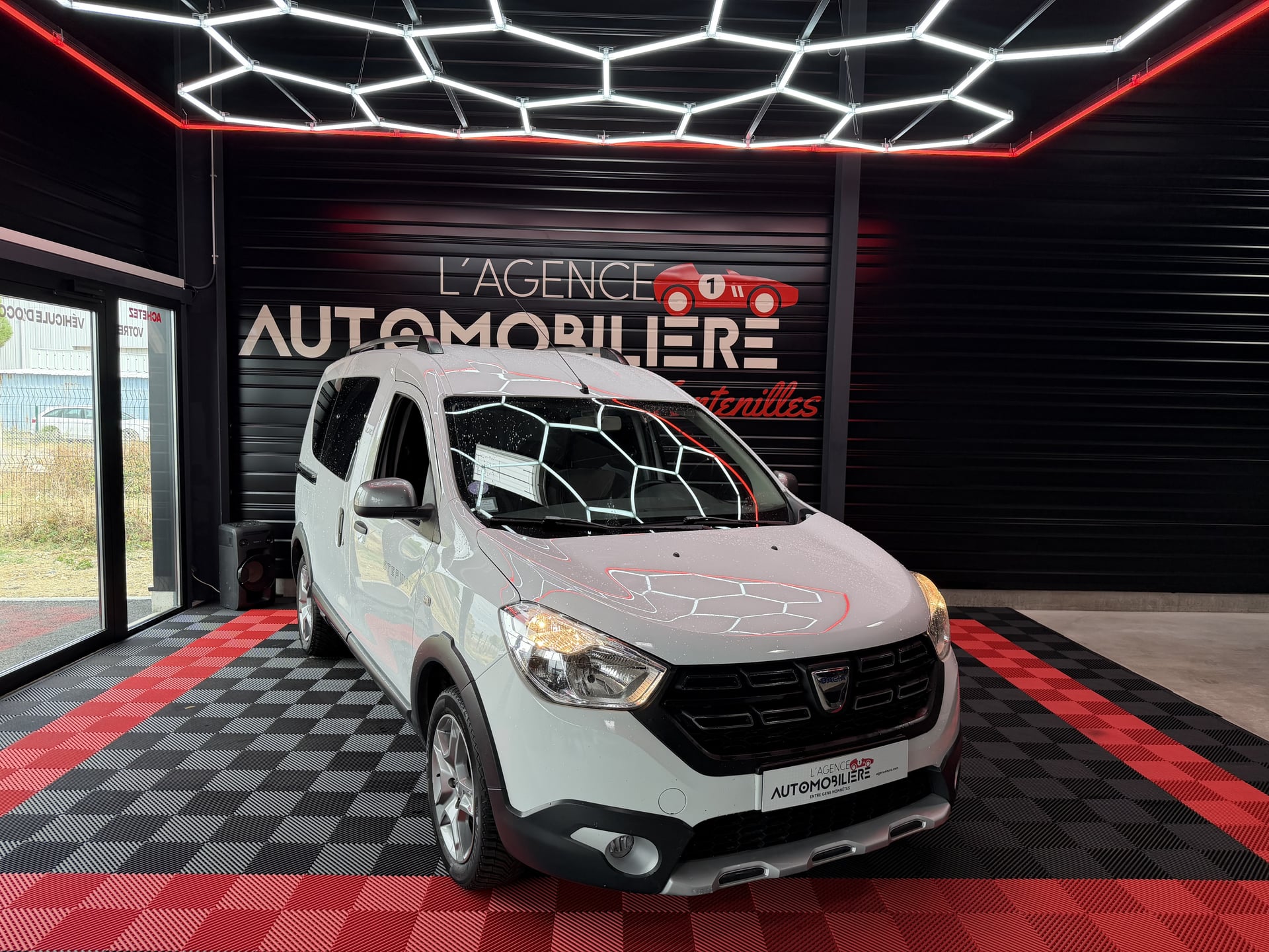 Dacia Dokker 1.2 Tce 115 Stepway + Attelage Garantie 12mois — 2