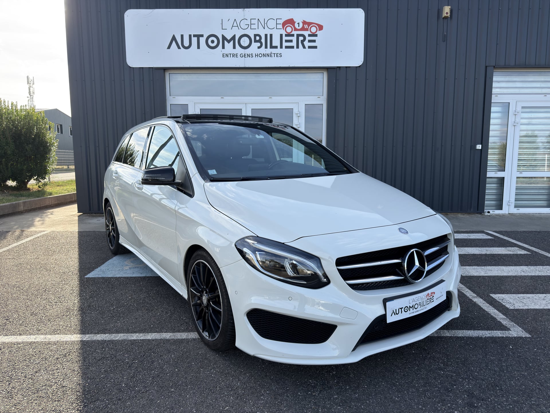 Mercedes-Benz Classe B 2,0L CDI 136CH PACK AMG - TOIT OUVRANT PANORAMIQUE