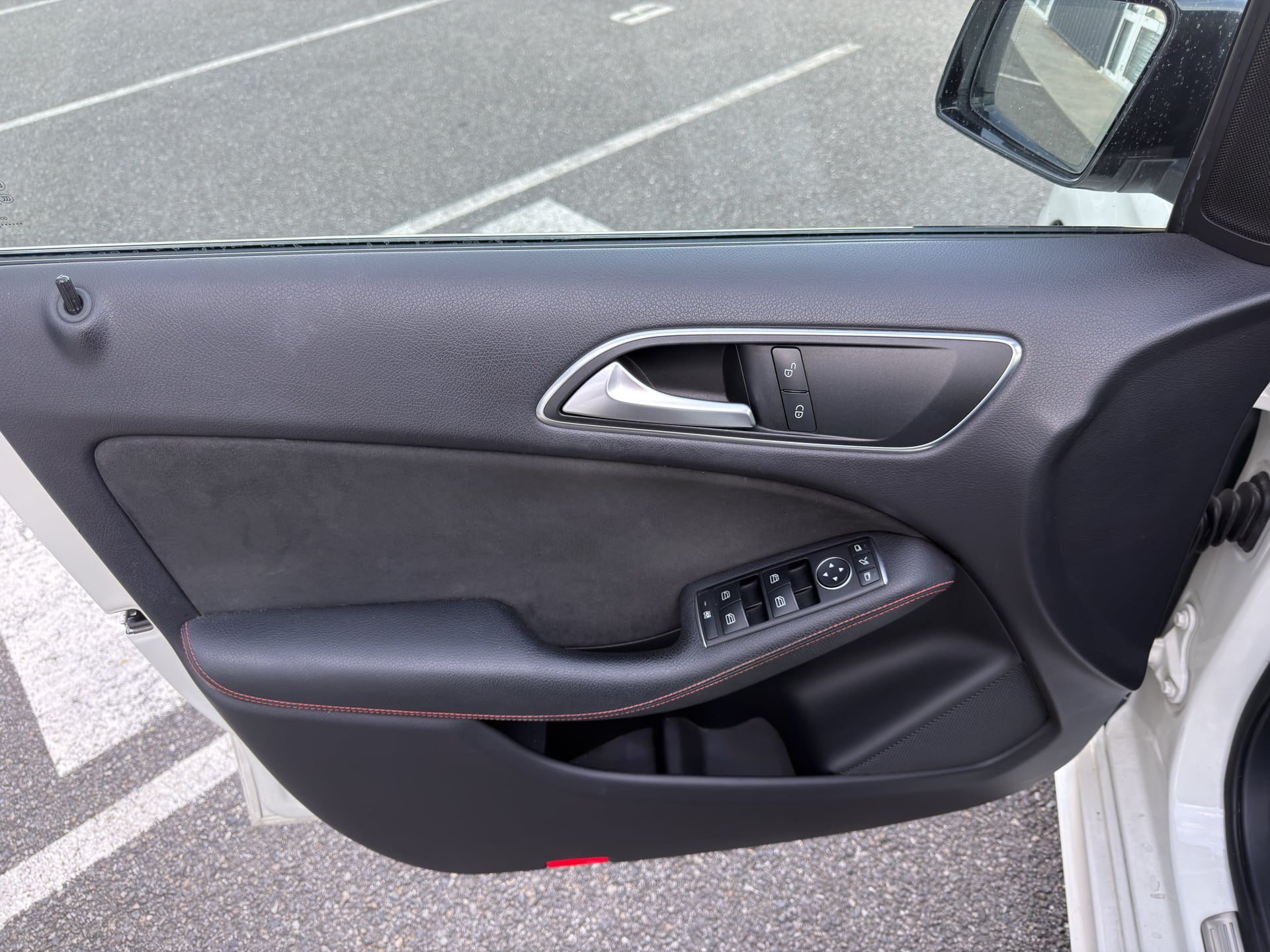 Mercedes-Benz Classe B 2,0L CDI 136CH PACK AMG - TOIT OUVRANT PANORAMIQUE — 21