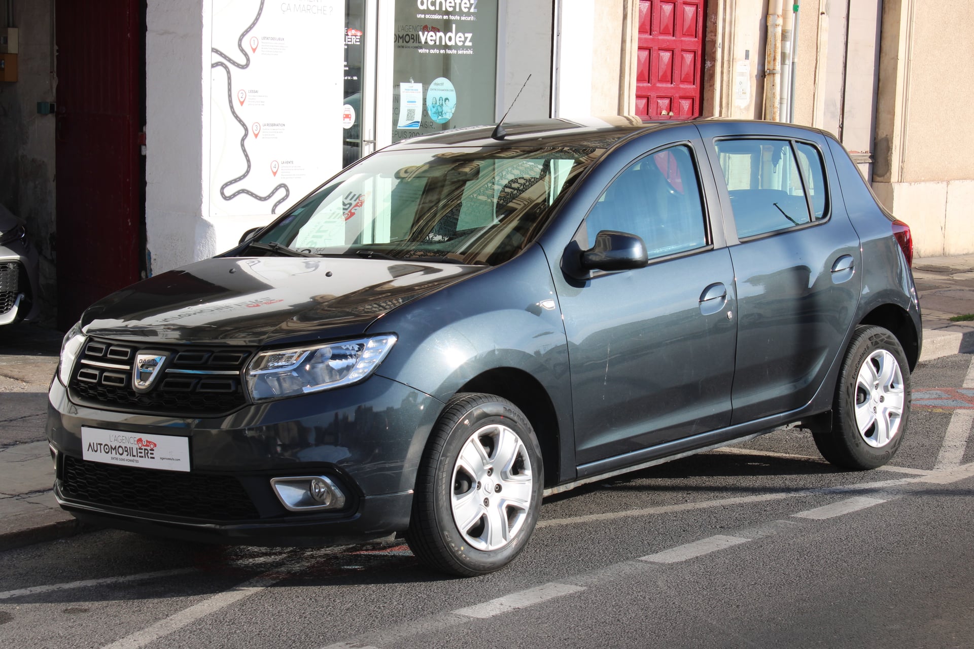 Dacia Sandero 1.0 SCE 75 CITY PLUS ( 1ère main, Radar de recul, Climatisation ... )