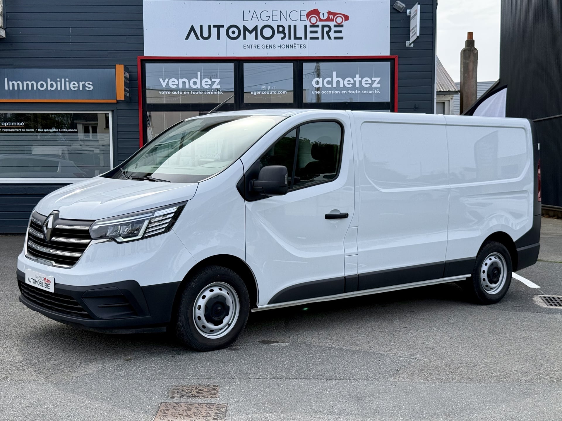Renault Renault Trafic 3 FG 2.0 BLUEDCI 130 ch 30 LONG L2H1 CONFORT (Attelage)
