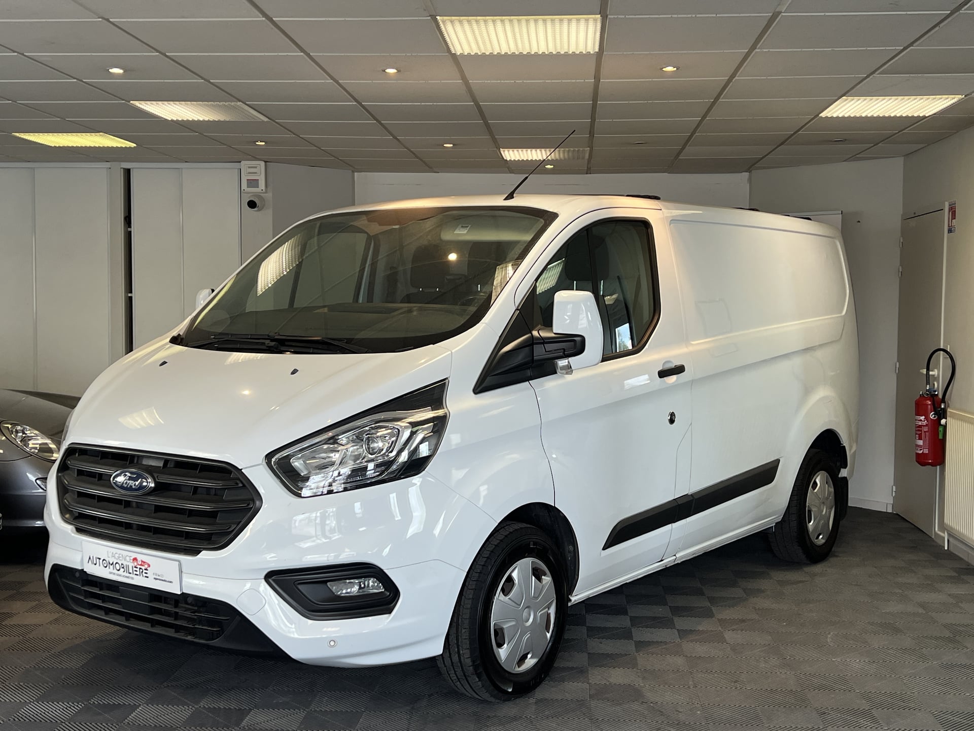 Ford Custom Transit L1H1 2.0 TDCi 105 CV Ambiente Distribution changée - Révisée - Garantie 12 Mois Barres de toit - Radar Av et Ar
