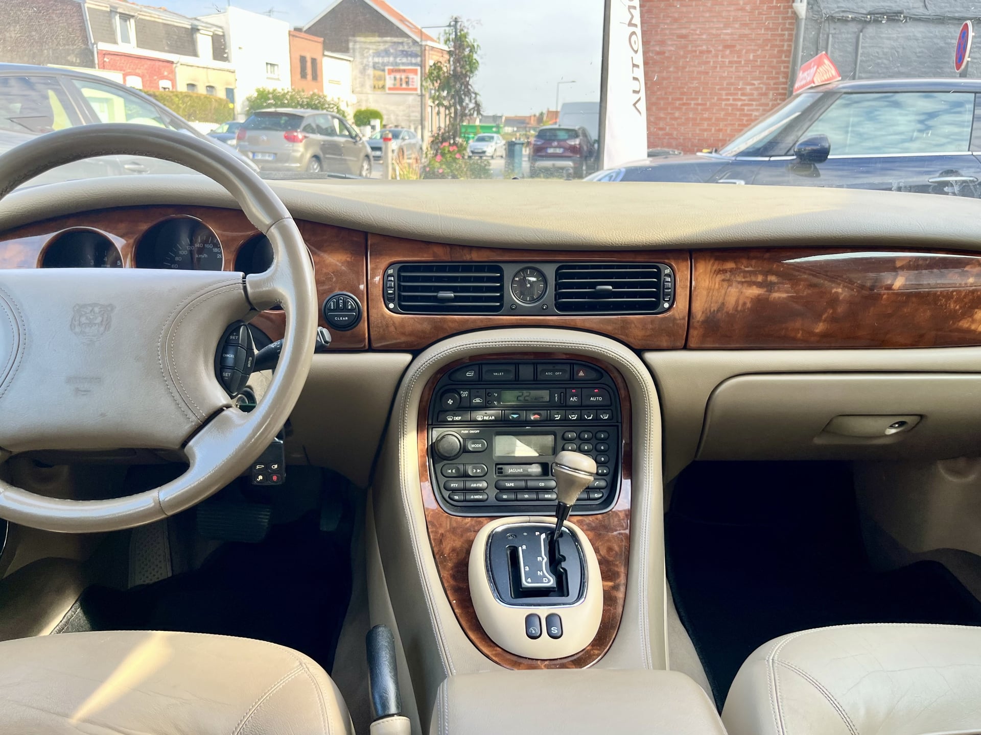 Jaguar XJ8 XJ8 3.2 V8 BA — 2
