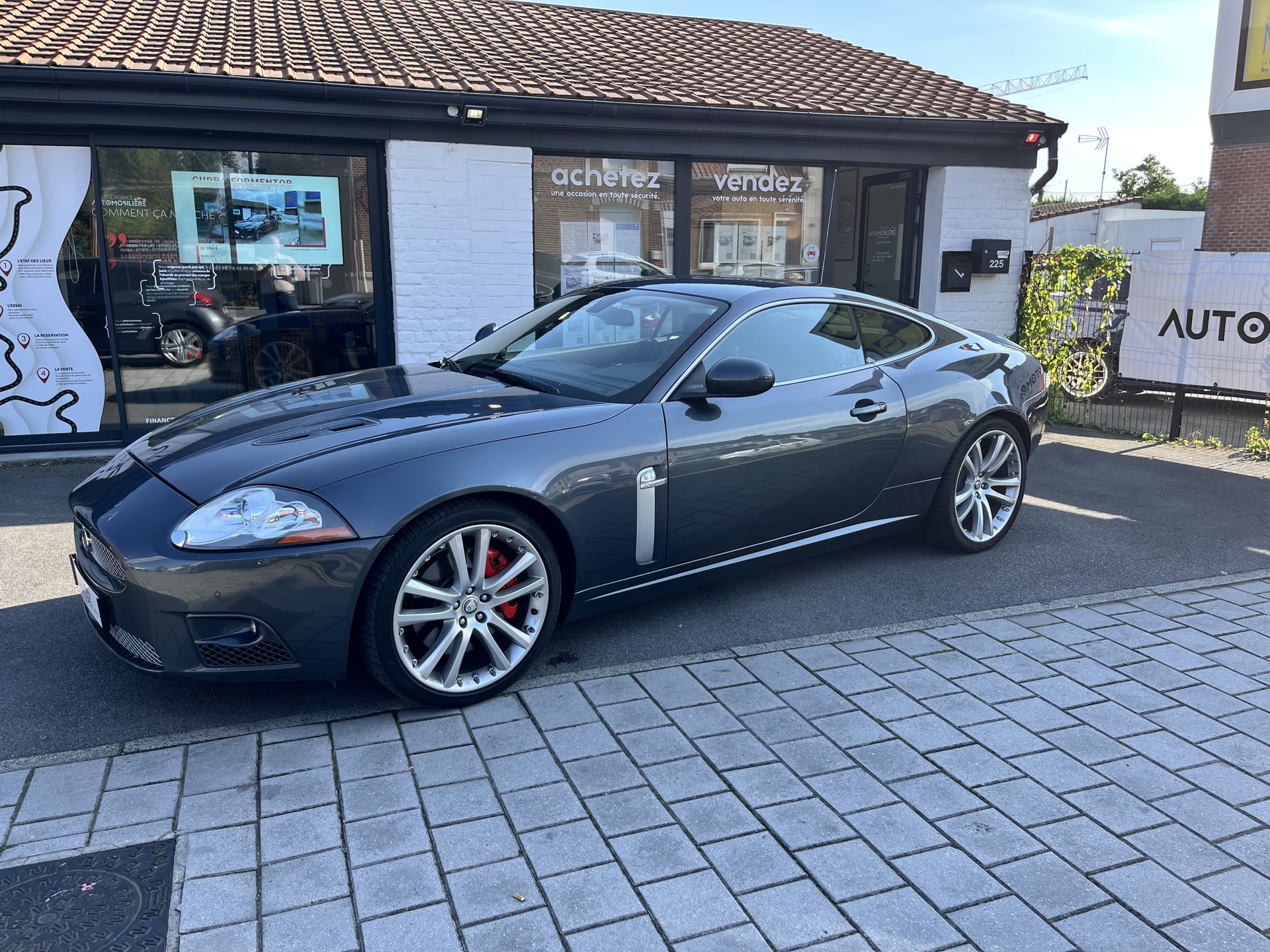 Jaguar XKR XK8 Coupe 4.2 V8 R — 2