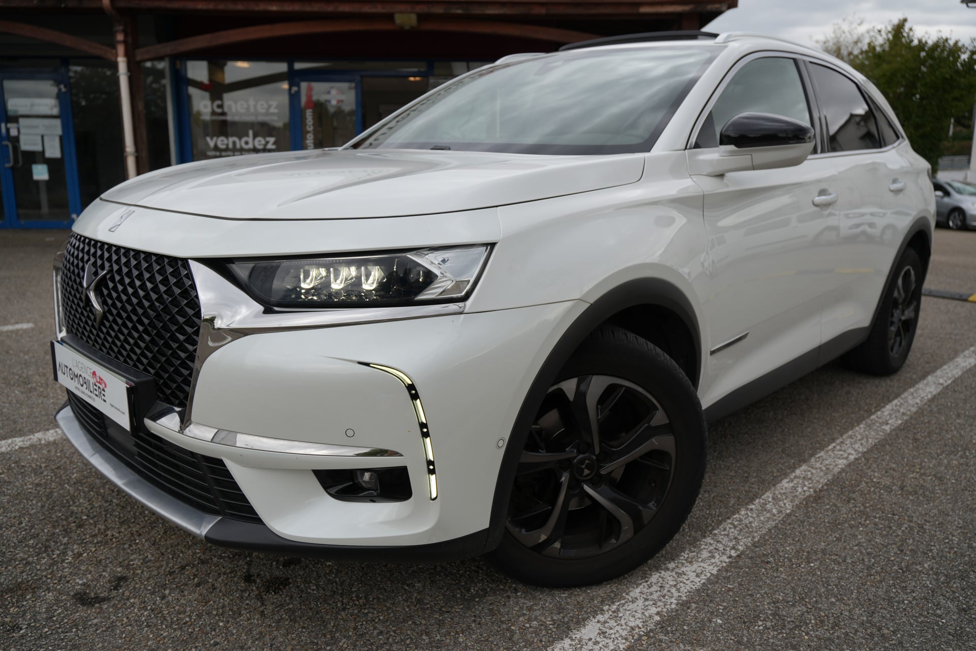 DS DS7 CROSSBACK 2.0 BLUEHDI 180 GRAND CHIC RIVOLI EAT8 BVA — 2