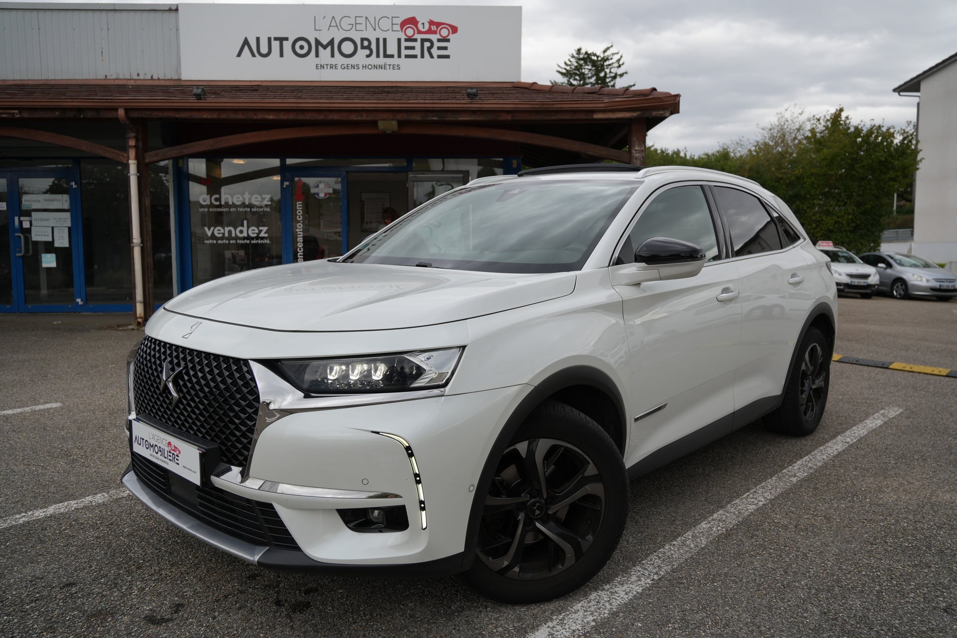 DS DS7 CROSSBACK 2.0 BLUEHDI 180 GRAND CHIC RIVOLI EAT8 BVA