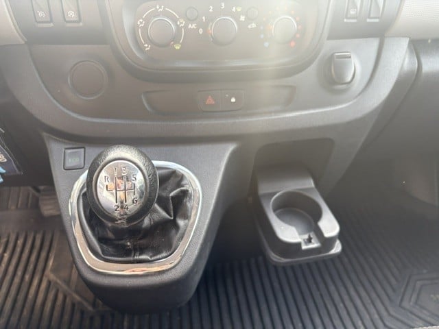 Renault Trafic 1.6 DCI 120 CH CONFORT L1 H1 — 23