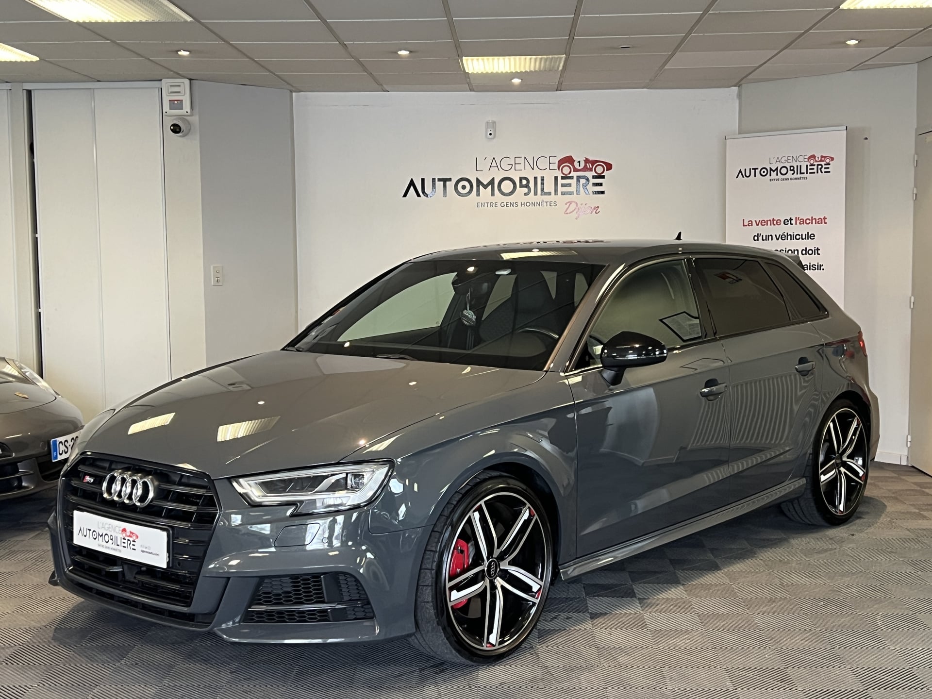 Audi S3 2.0 S-Tronic7 300CV Historique complet - B&O - Virtual Cockpit - Sièges RS - CarPlay - Caméra