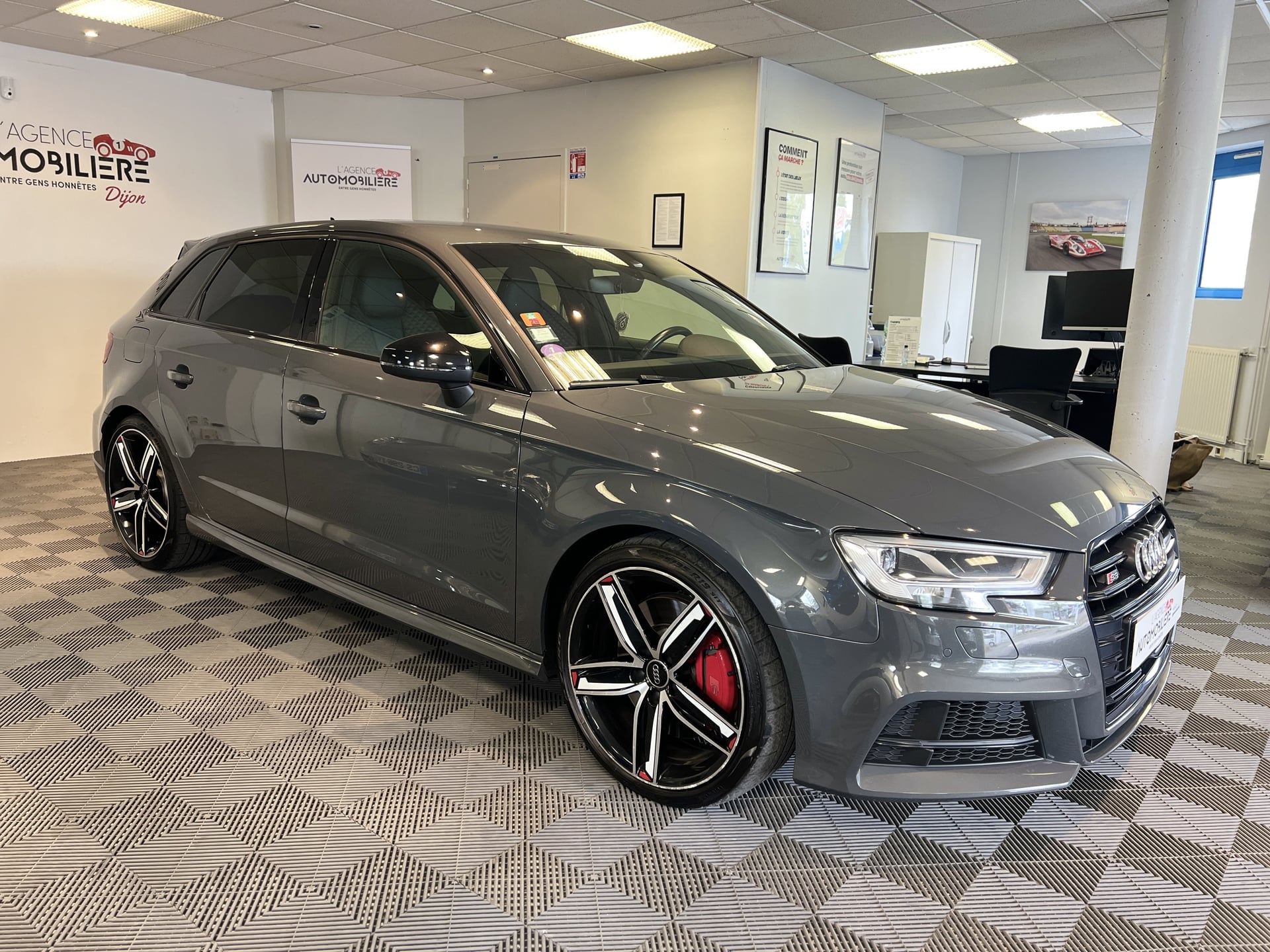 Audi S3 2.0 S-Tronic7 300CV Historique complet - B&O - Virtual Cockpit - Sièges RS - CarPlay - Caméra — 2