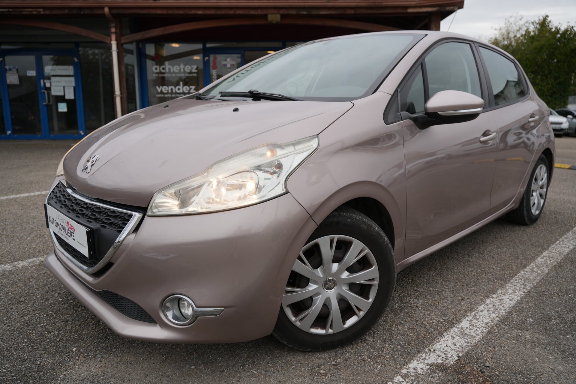 Peugeot 208 1.6 E-HDI 92 ACTIVE 5P — 2