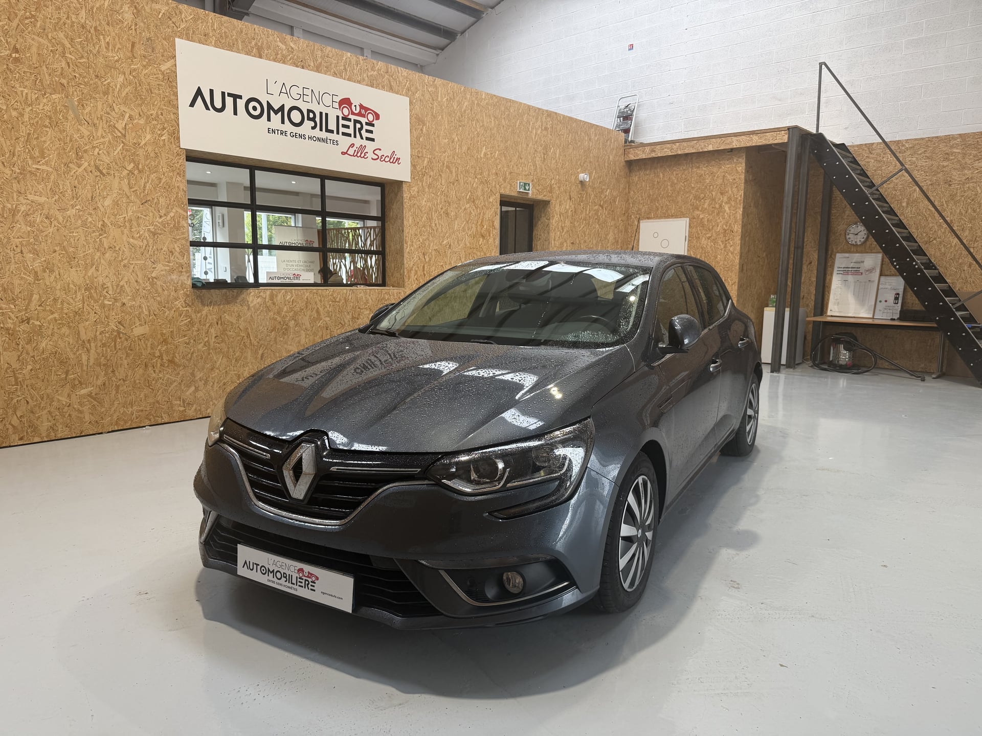 Renault Megane MEGANE IV 1.5 DCI 110CH ENERGY EDC - Finition BUSINESS