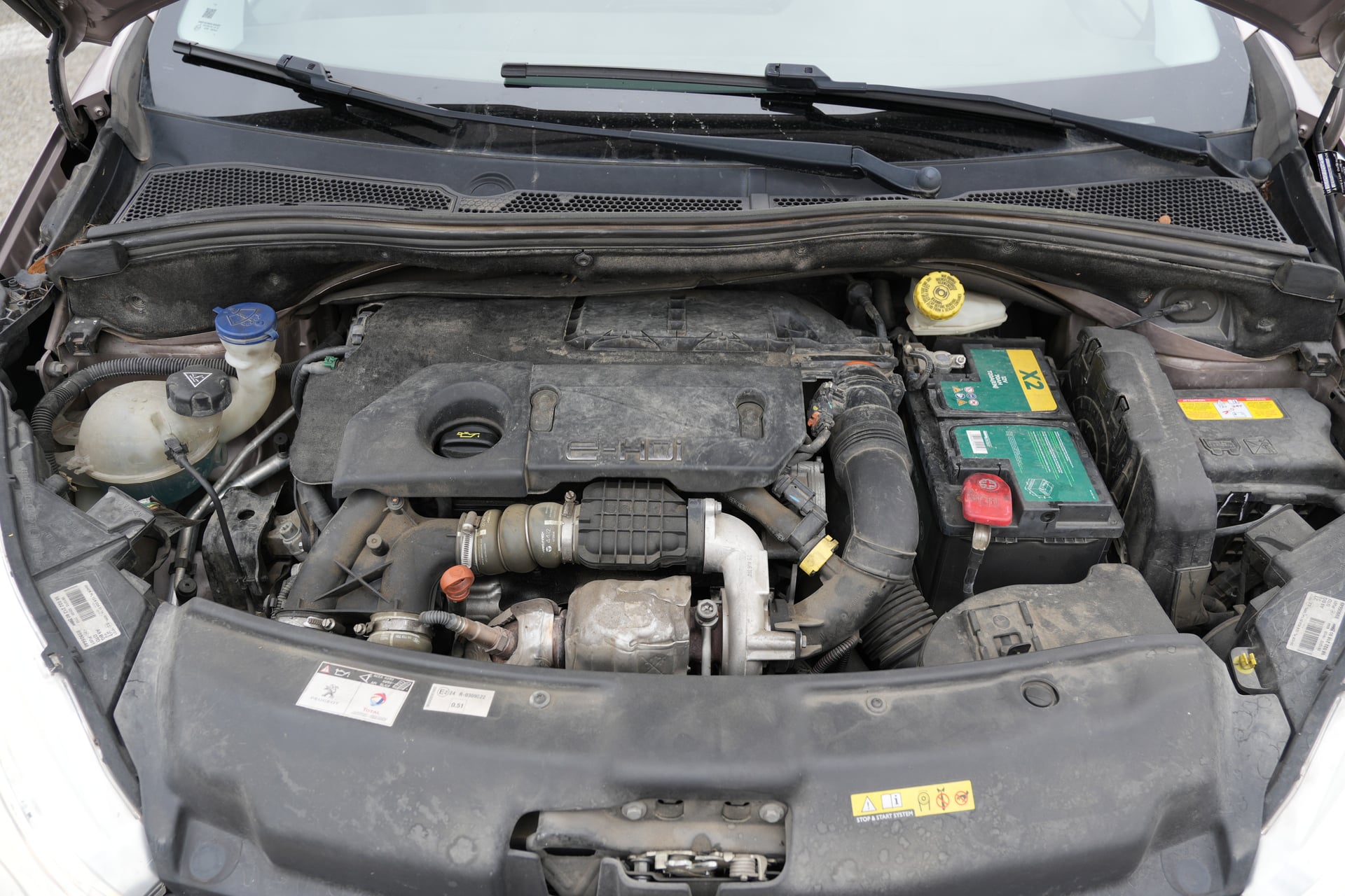 Peugeot 208 1.6 E-HDI 92 ACTIVE 5P — 40