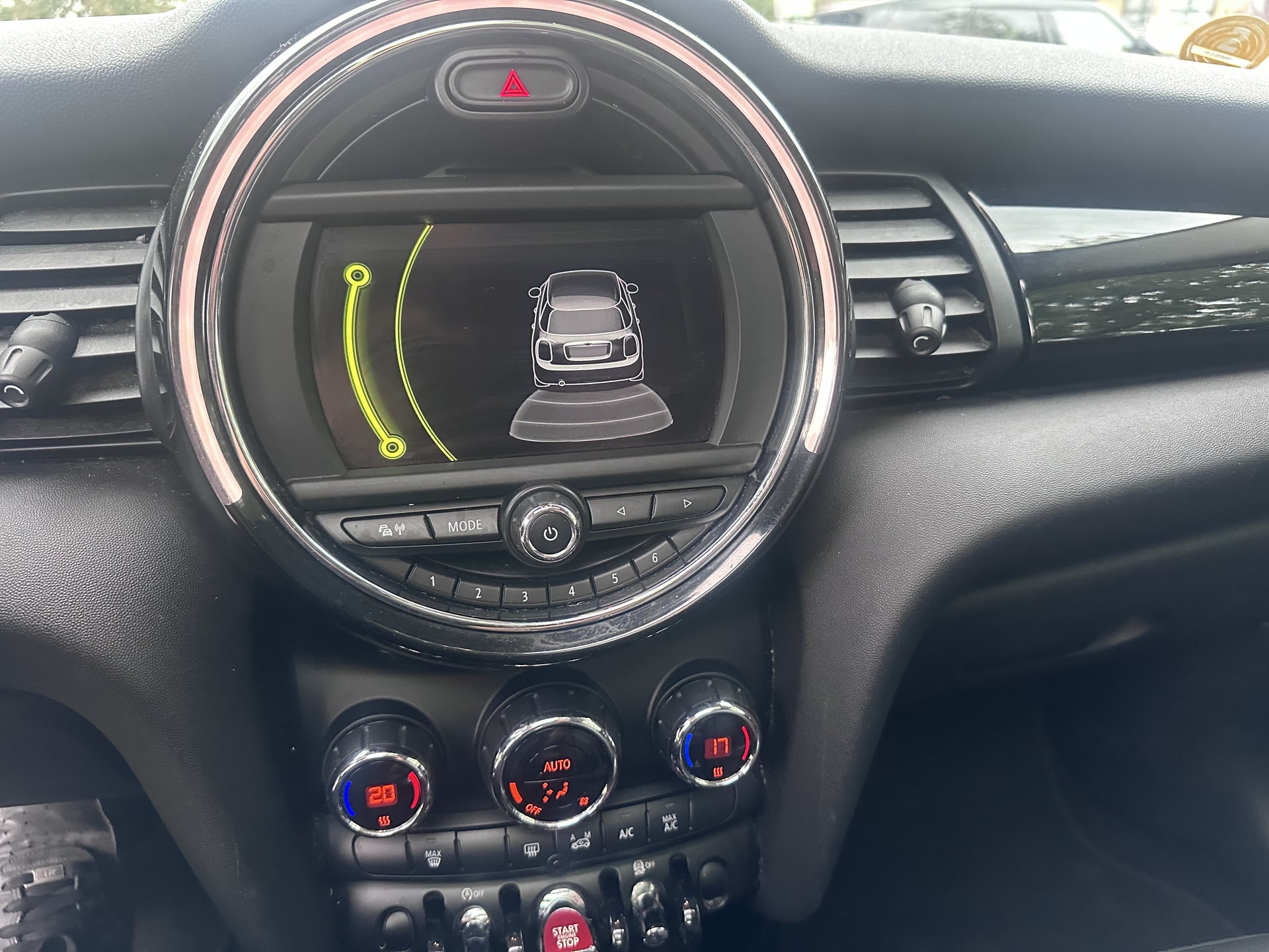 Mini Cooper 1.5 d 12V 116 cv — 16