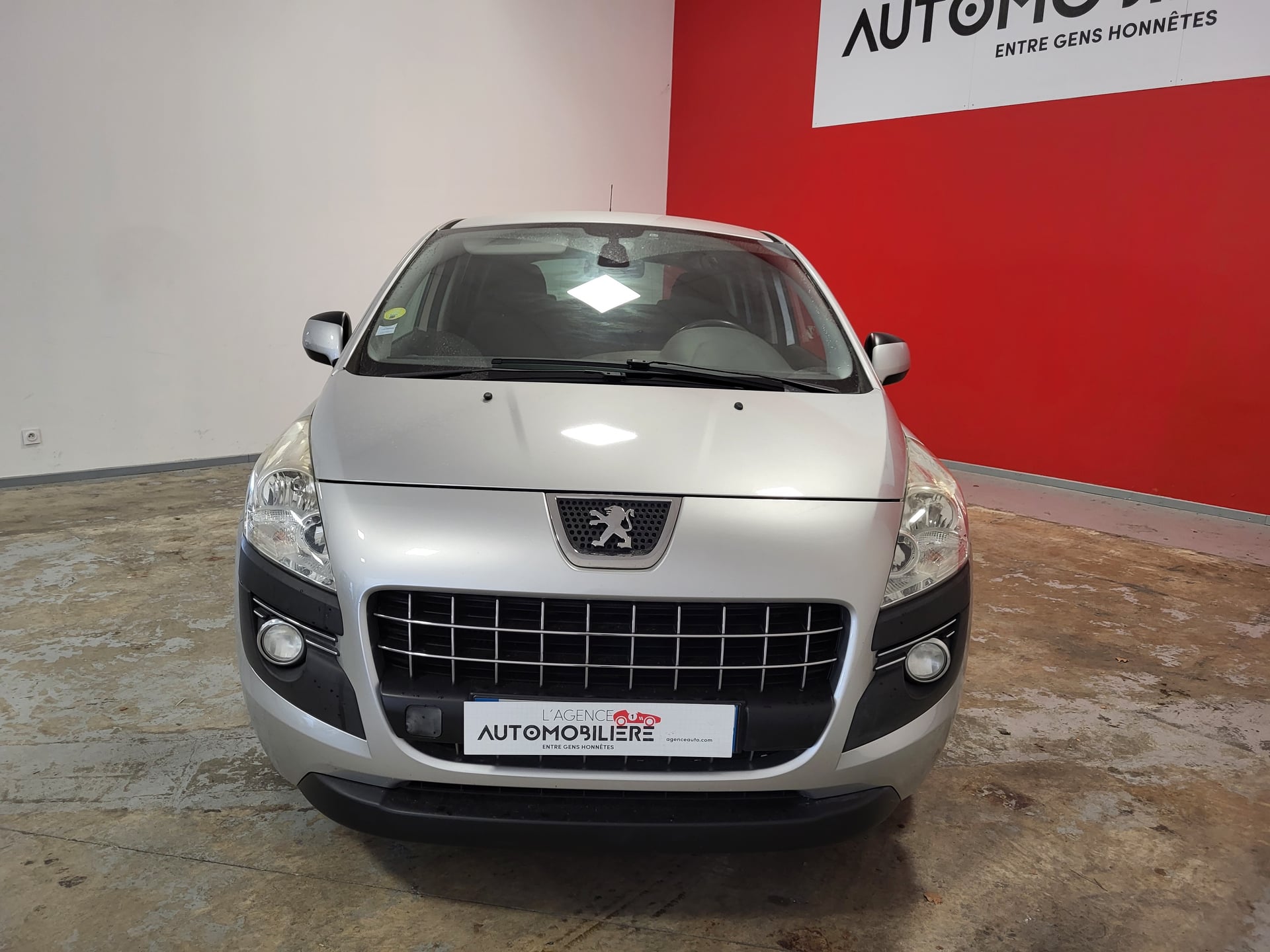 Peugeot 3008 1.6 HDI 110 + ATTELAGE — 2