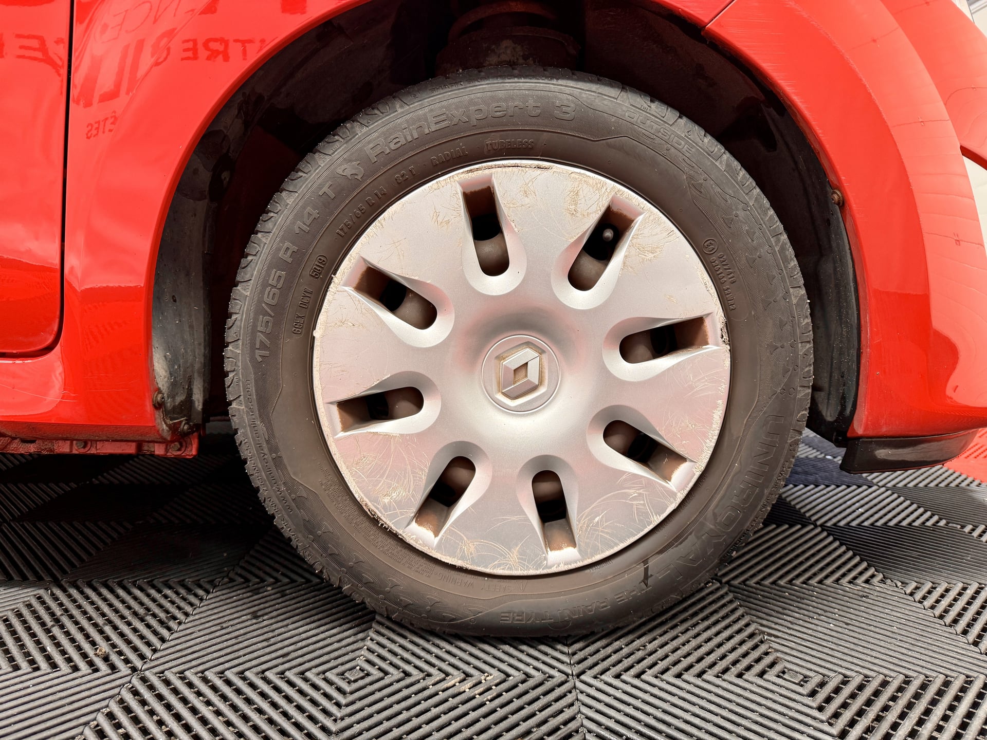 Renault Twingo II 1.2 LEV 16V 75 AUTHENTIQUE eco2 — 23