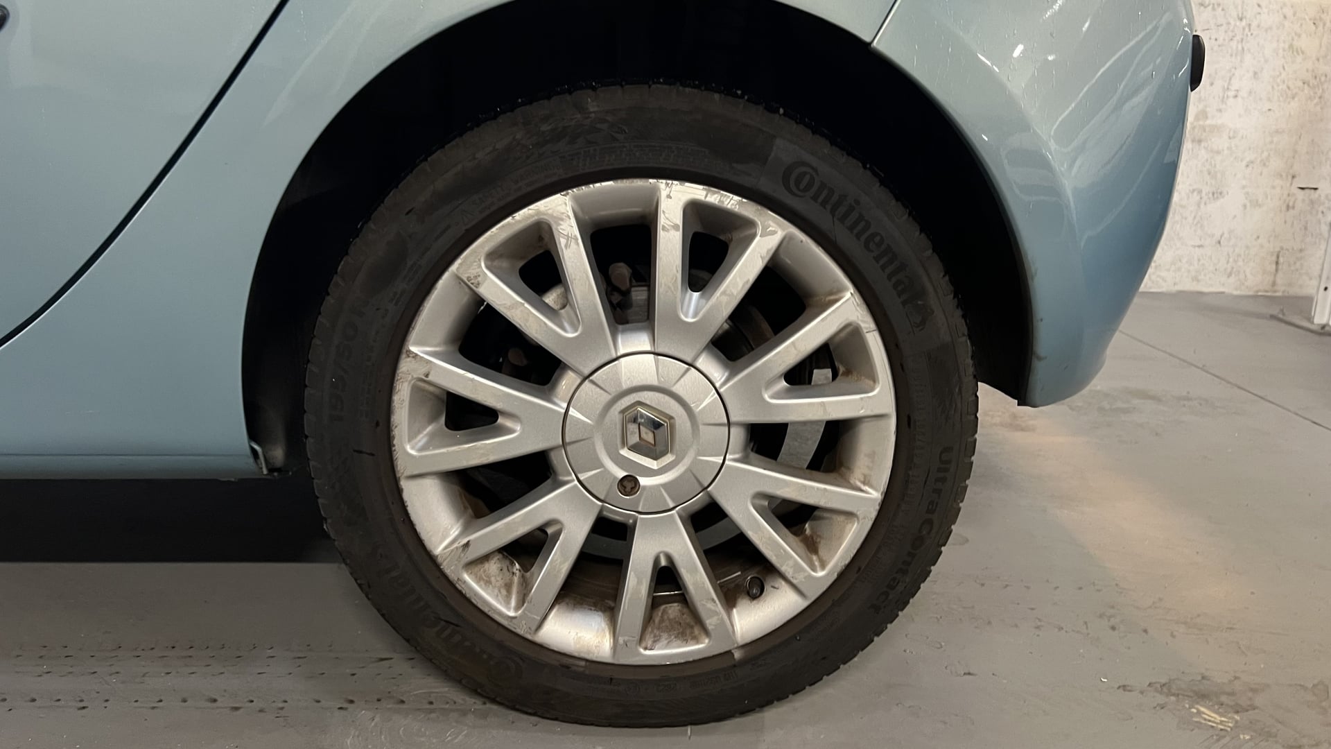 Renault Clio 1.5 dCi 85ch Extrême Claire 5p — 34