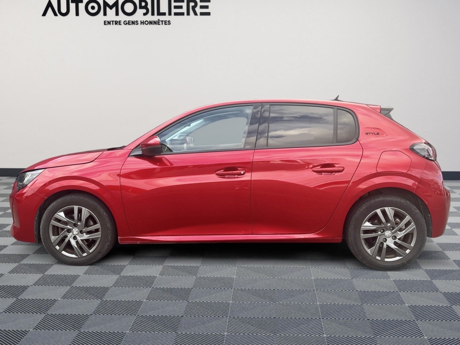 Peugeot 208 II 1.2 PURETECH 100 S&S STYLE — 2