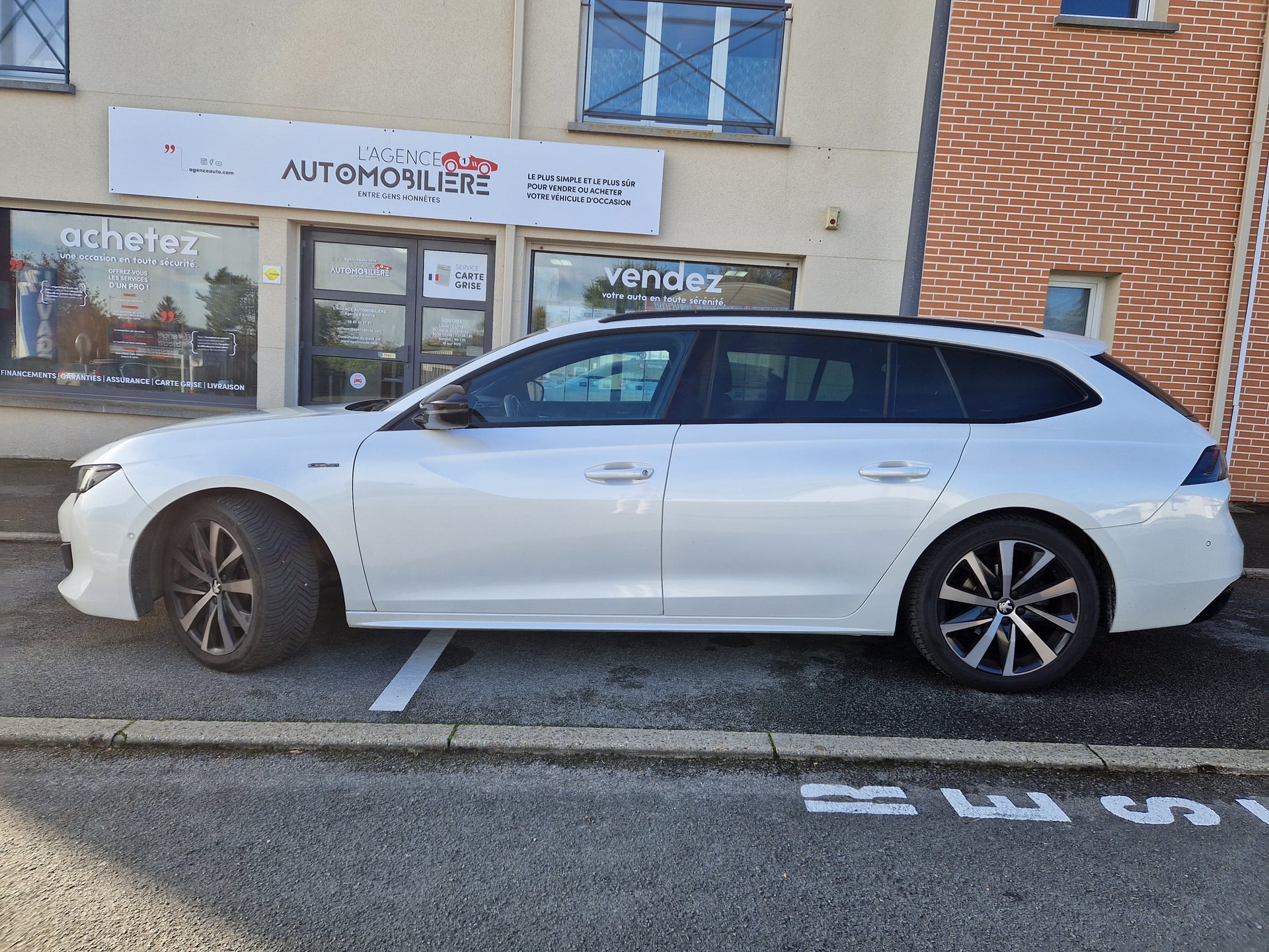 Peugeot 508 SW II 2.0 bluehdi 160 S&S GT LINE EAT8 — 2