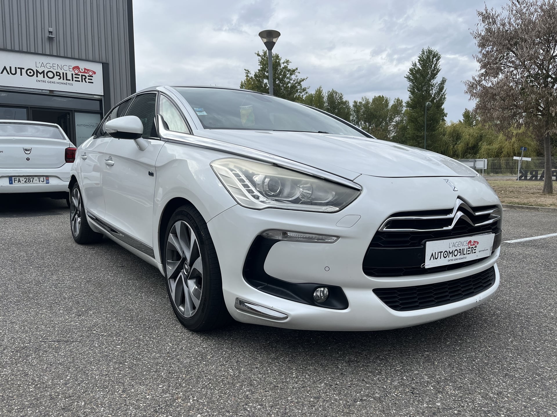 Citroen DS5 2.0 HDI SPORT CHIC FULL OPTION -  Hybrid 4x4 - distribution à jour