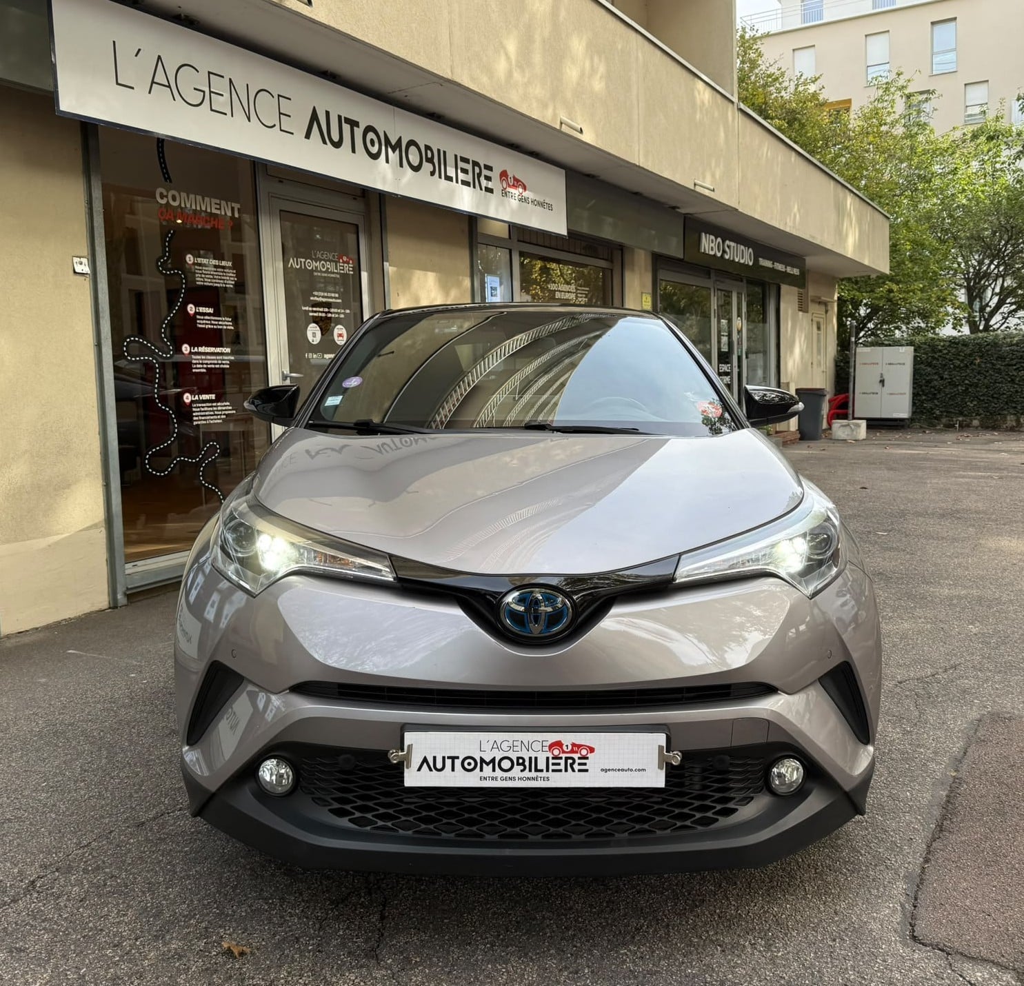 Toyota C-HR (2) 1.8 HYBRIDE 122 GRAPHIC MY19 -GARANTIE 6 MOIS-SIEGES CHAUFFANT — 2