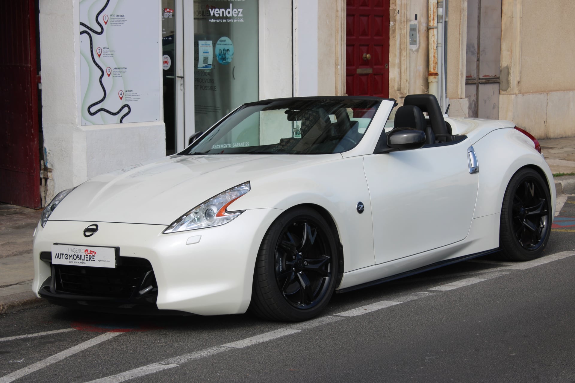 Nissan 370Z ROADSTER 3.7 V6 328CH ( Sièges électriques, Moteur à chaîne ... )
