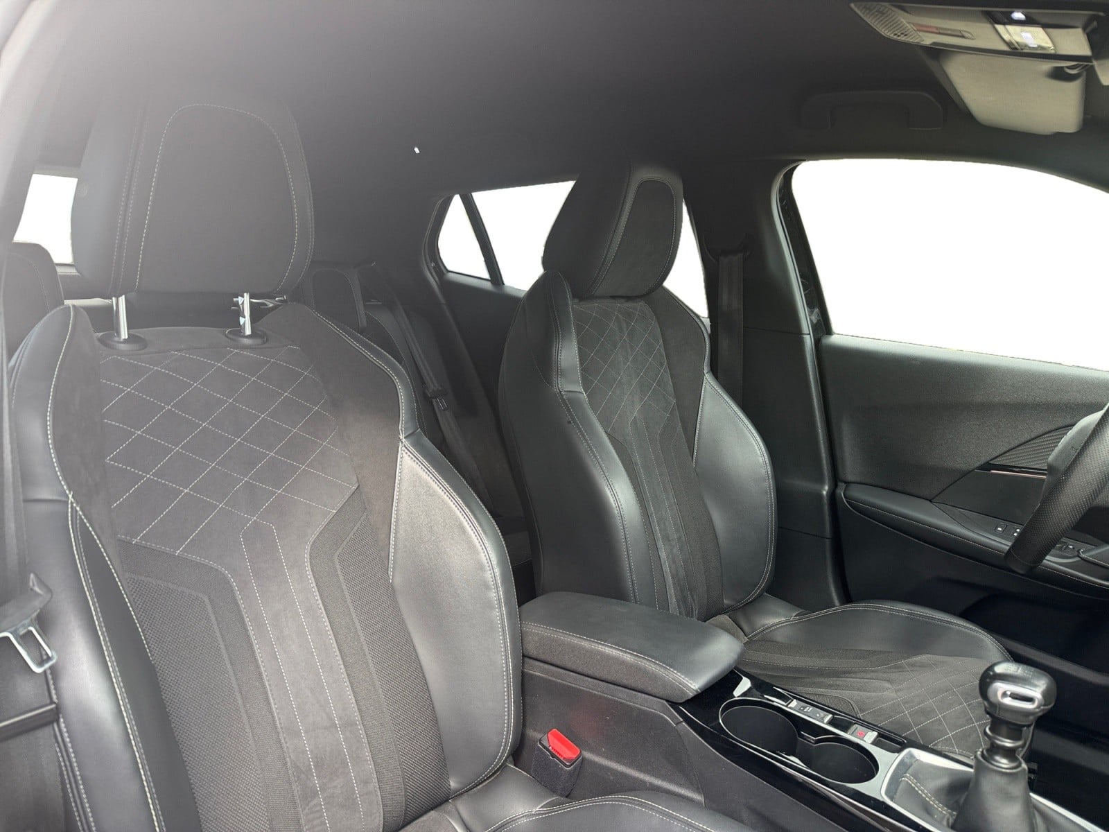 Peugeot 2008 1.2 PureTech 130ch S&S GT — 18