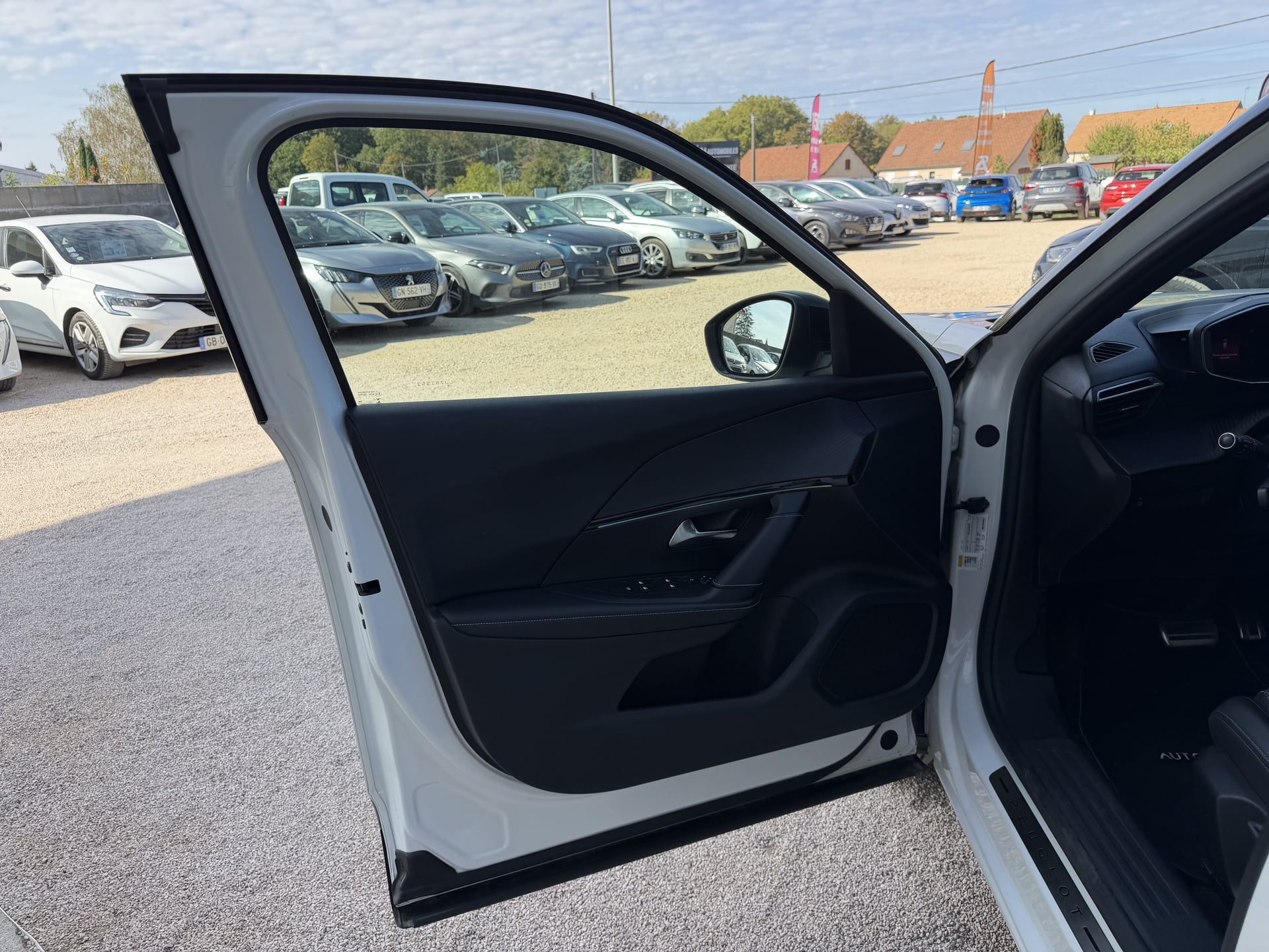Peugeot 2008 BlueHdi 130 S&S EAT8 GT Line — 26