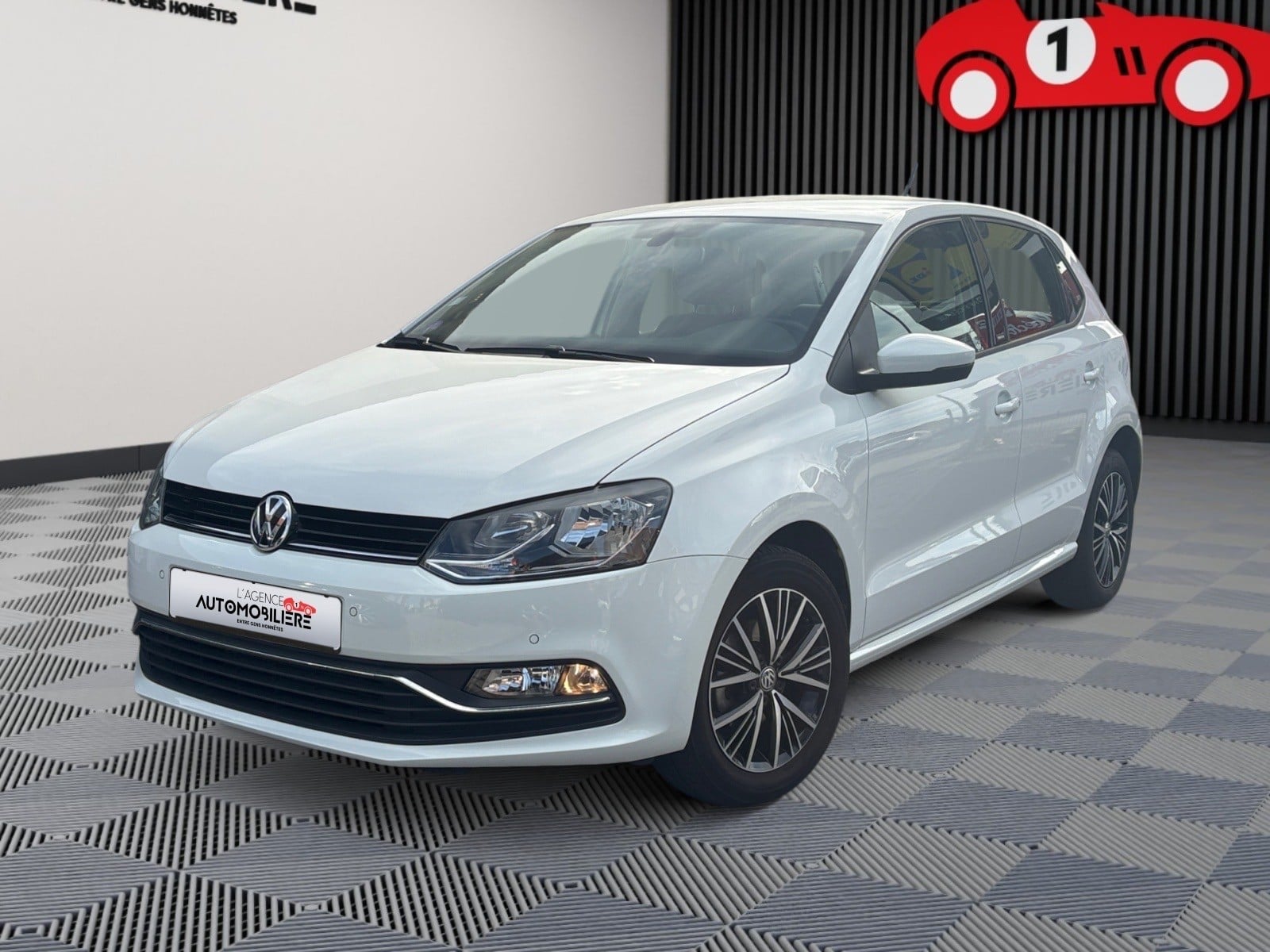 Volkswagen Polo 1.0 60 Match 5p 1ère MAIN CAR PLAY