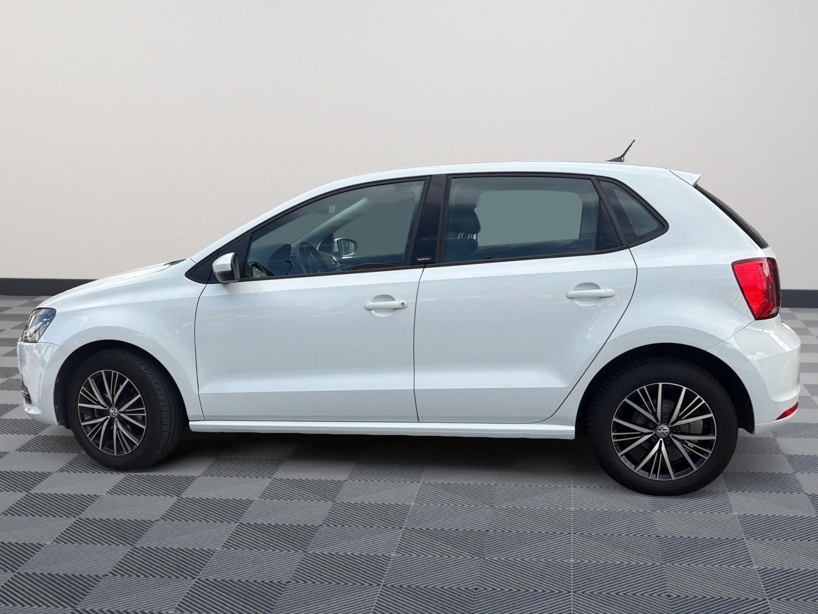 Volkswagen Polo 1.0 60 Match 5p 1ère MAIN CAR PLAY — 2