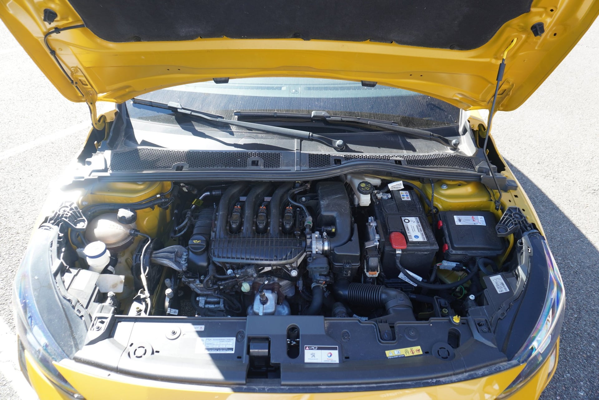 Peugeot 208 1.2 75ch Active 1ère main, distri ok — 28
