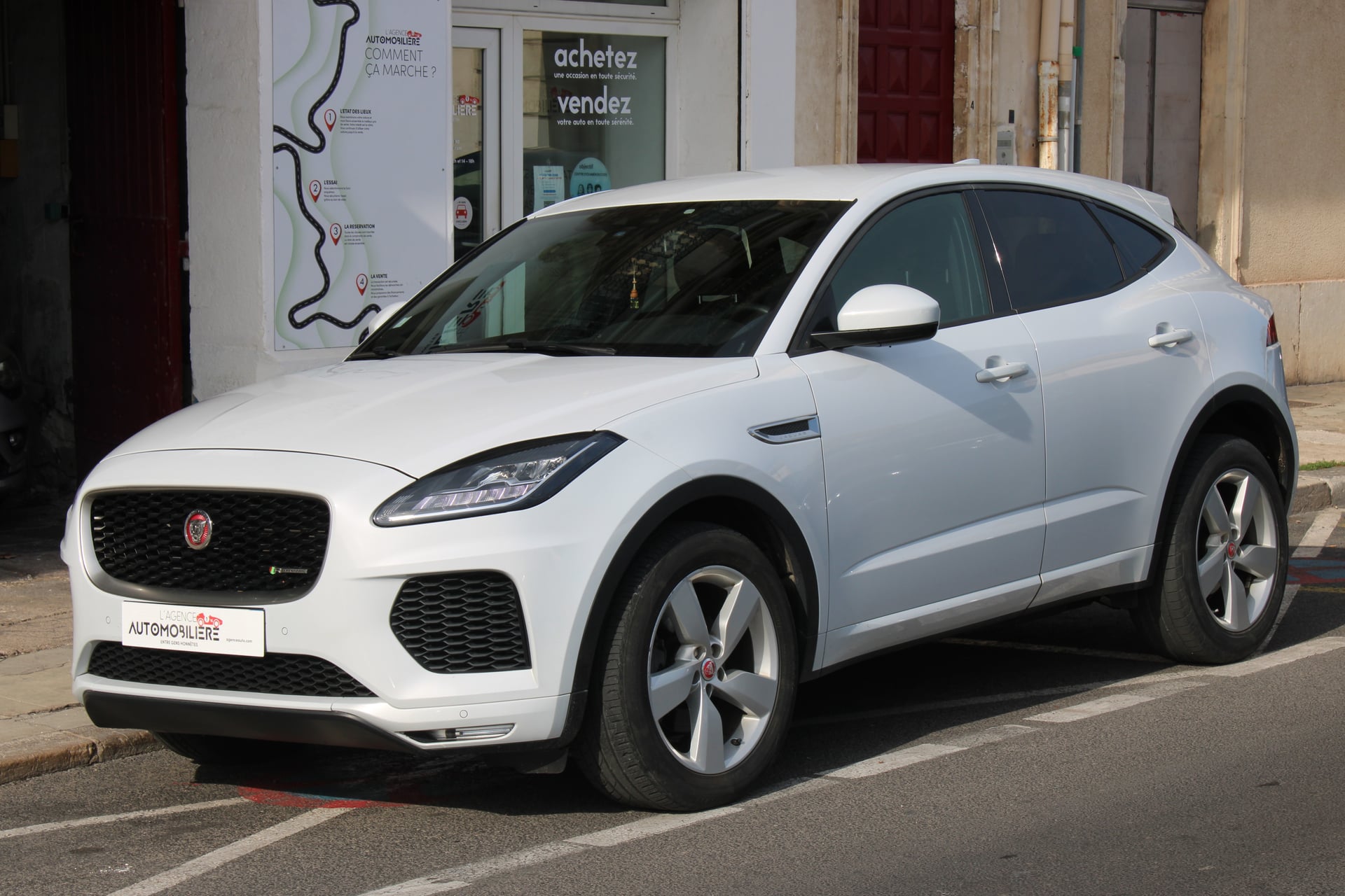Jaguar E-Pace 2.0 D150 150 S AWD BVA (Caméra de recul, CarPlay, Palettes aux volant..)