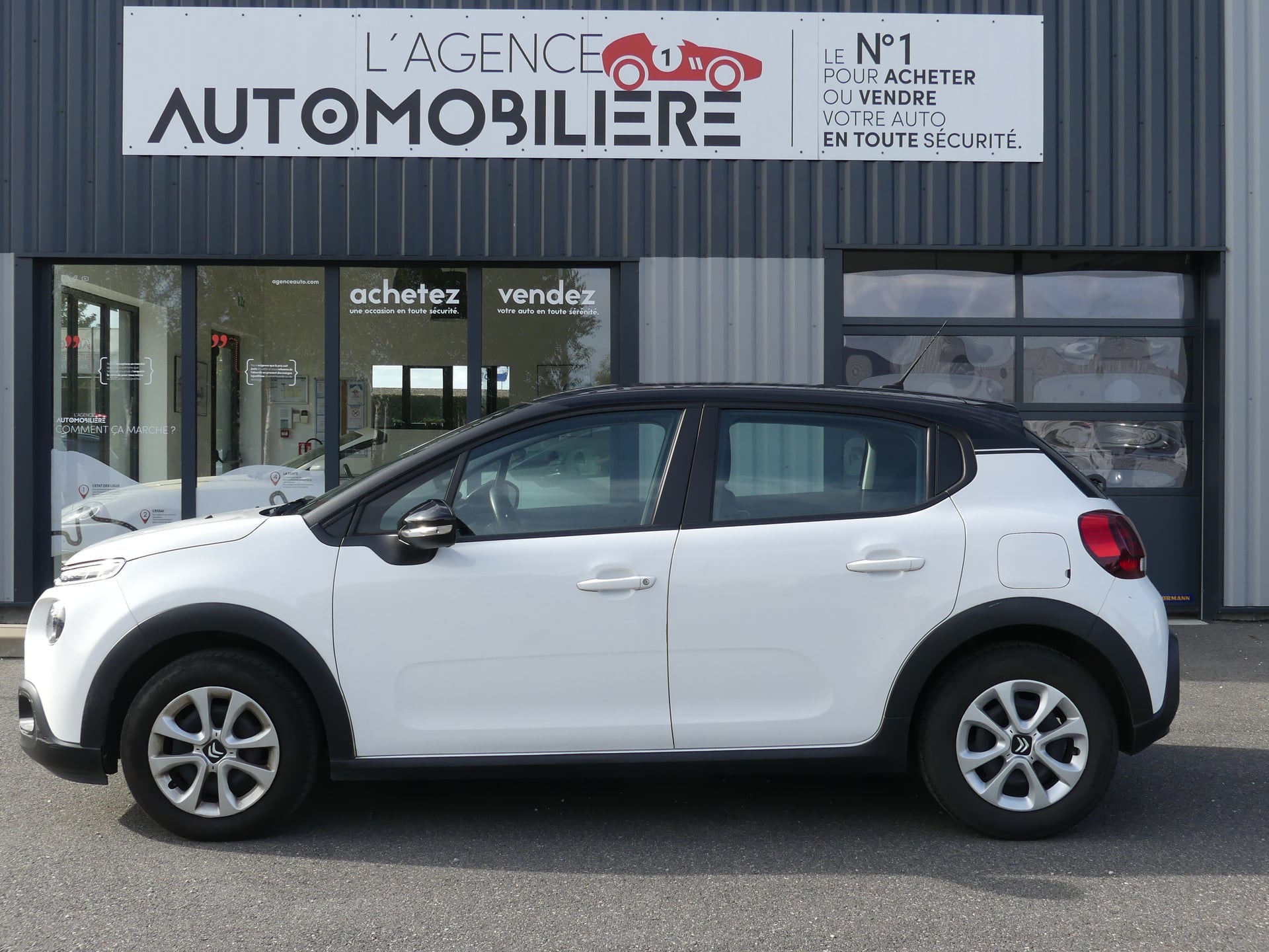 Citroen C3 FEEL 82 CV PREMIERE MAIN — 2