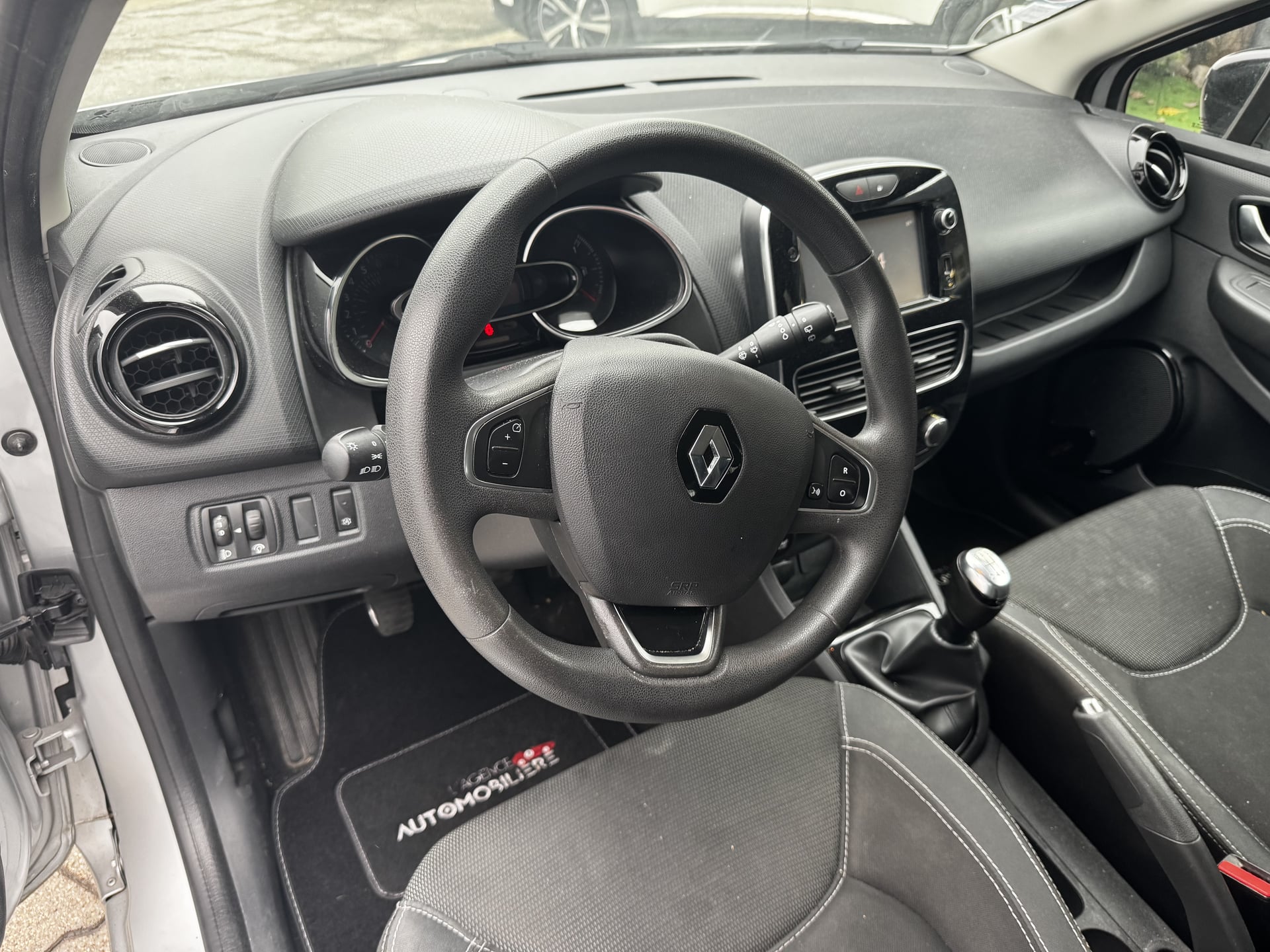 Renault Clio iv Phase 2 0.9 TCe 12V Energy S&S 90 cv — 14