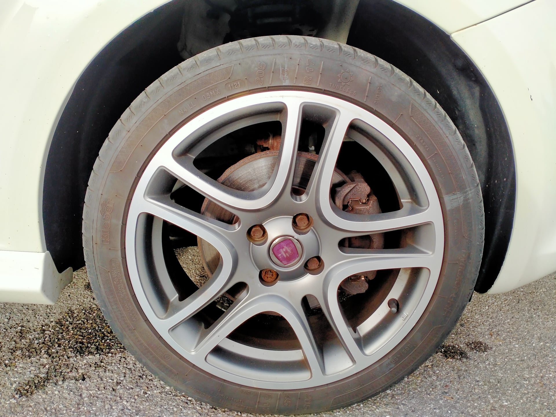 Fiat Grande Punto 1.4 16v T-jet 120ch Sport 3p — 28