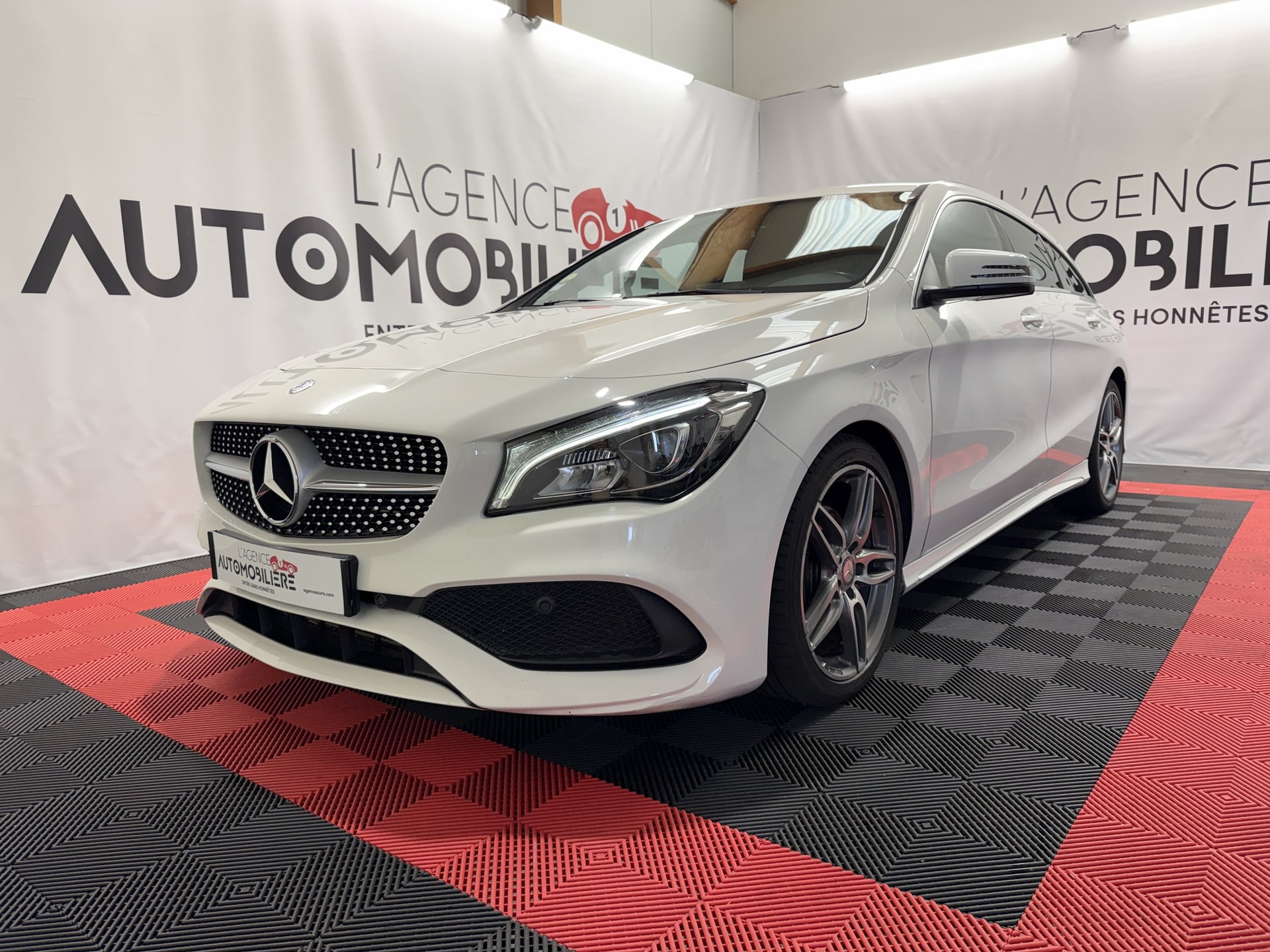 Mercedes-Benz Classe CLA SHOOTING BRAKE 200 D BUSINESS EXECUTIVE 7G-TRONIC (Pack AMG Line, entretien Mercedes)